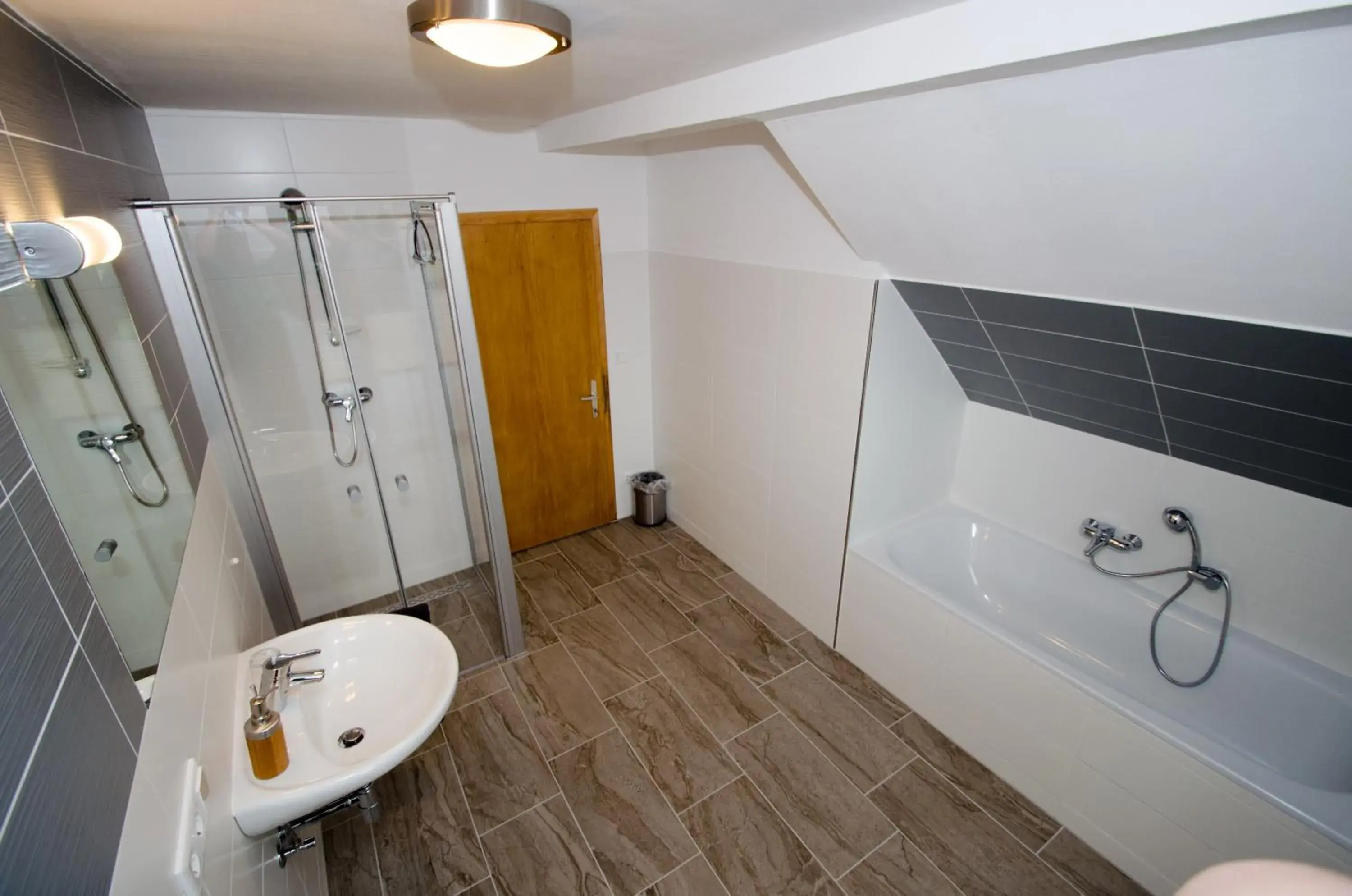 Large One-Bedroom Apartment in David Appartments Large One-Bedroom Apartment in David Appartments
