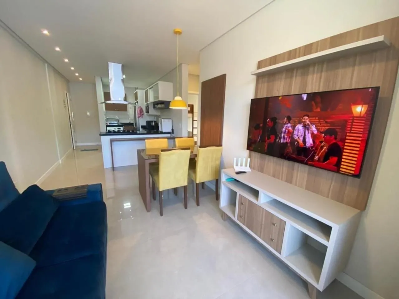 Cód 66 - Excelente apartamento á 350 do mar