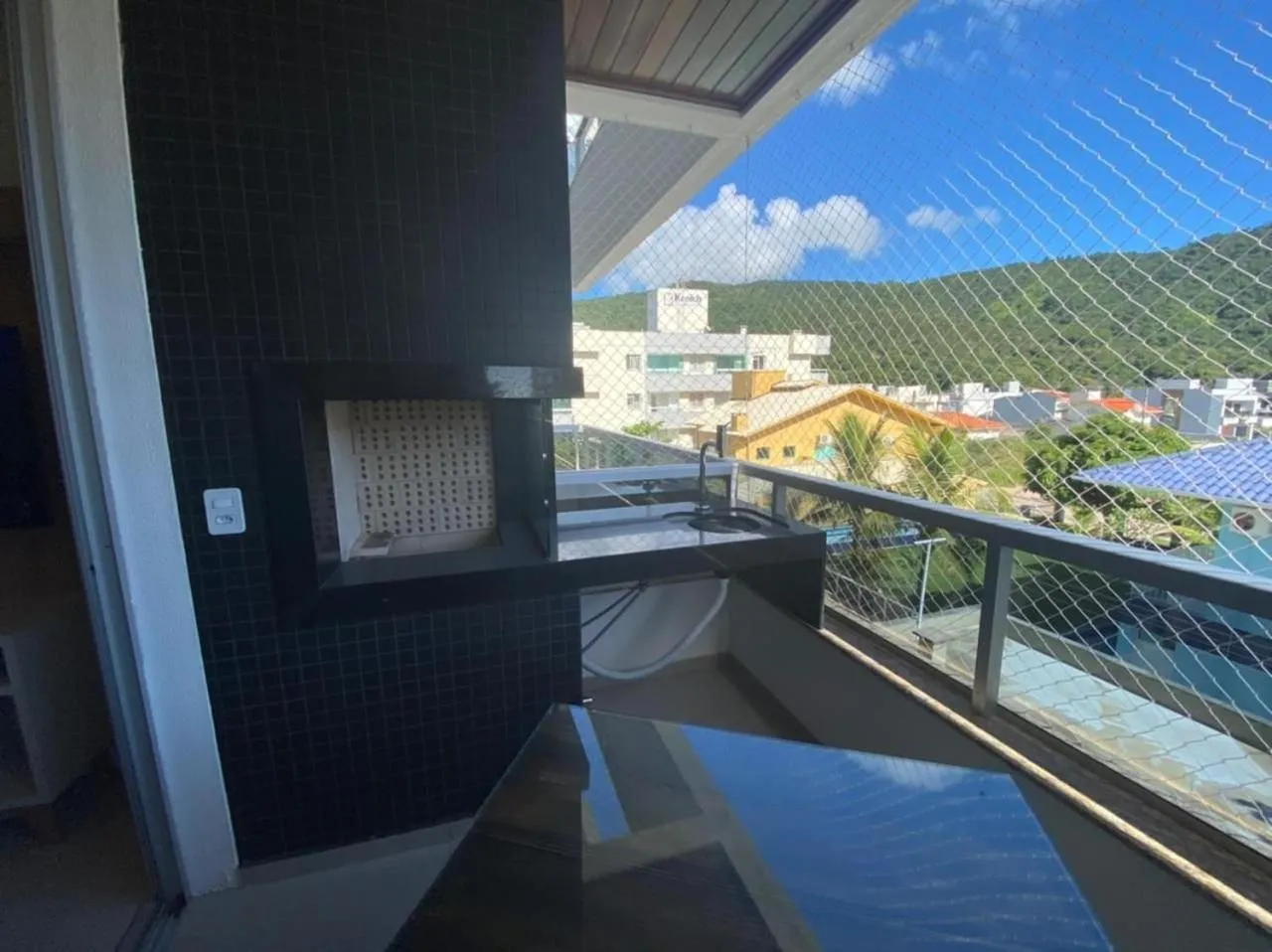 Cód 66 - Excelente apartamento á 350 do mar