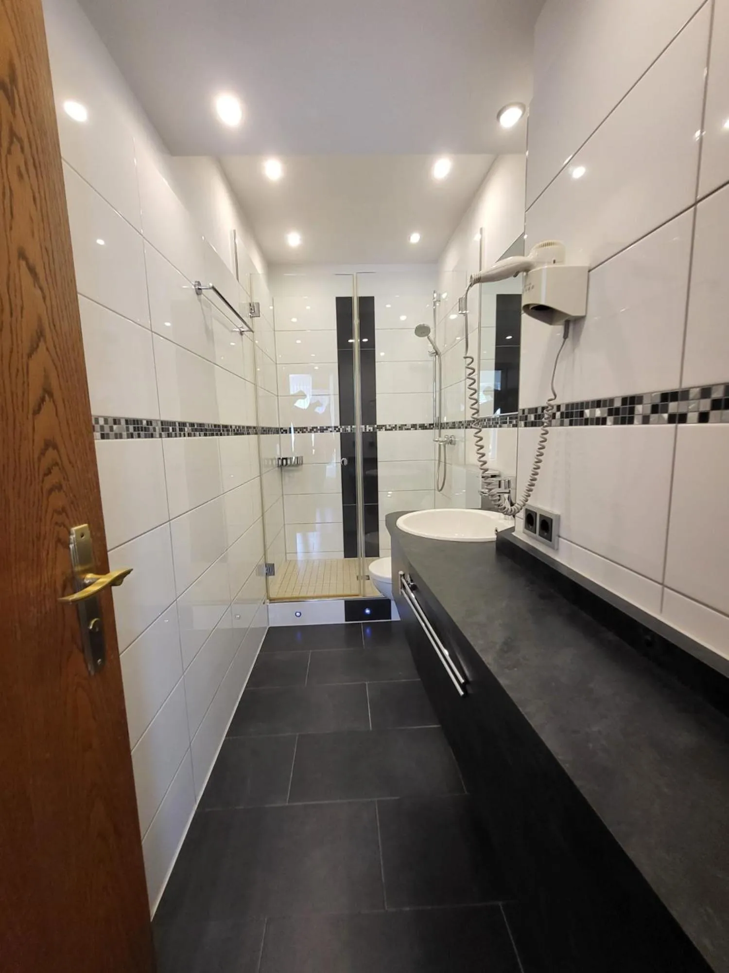 Shower in Sun Hotel