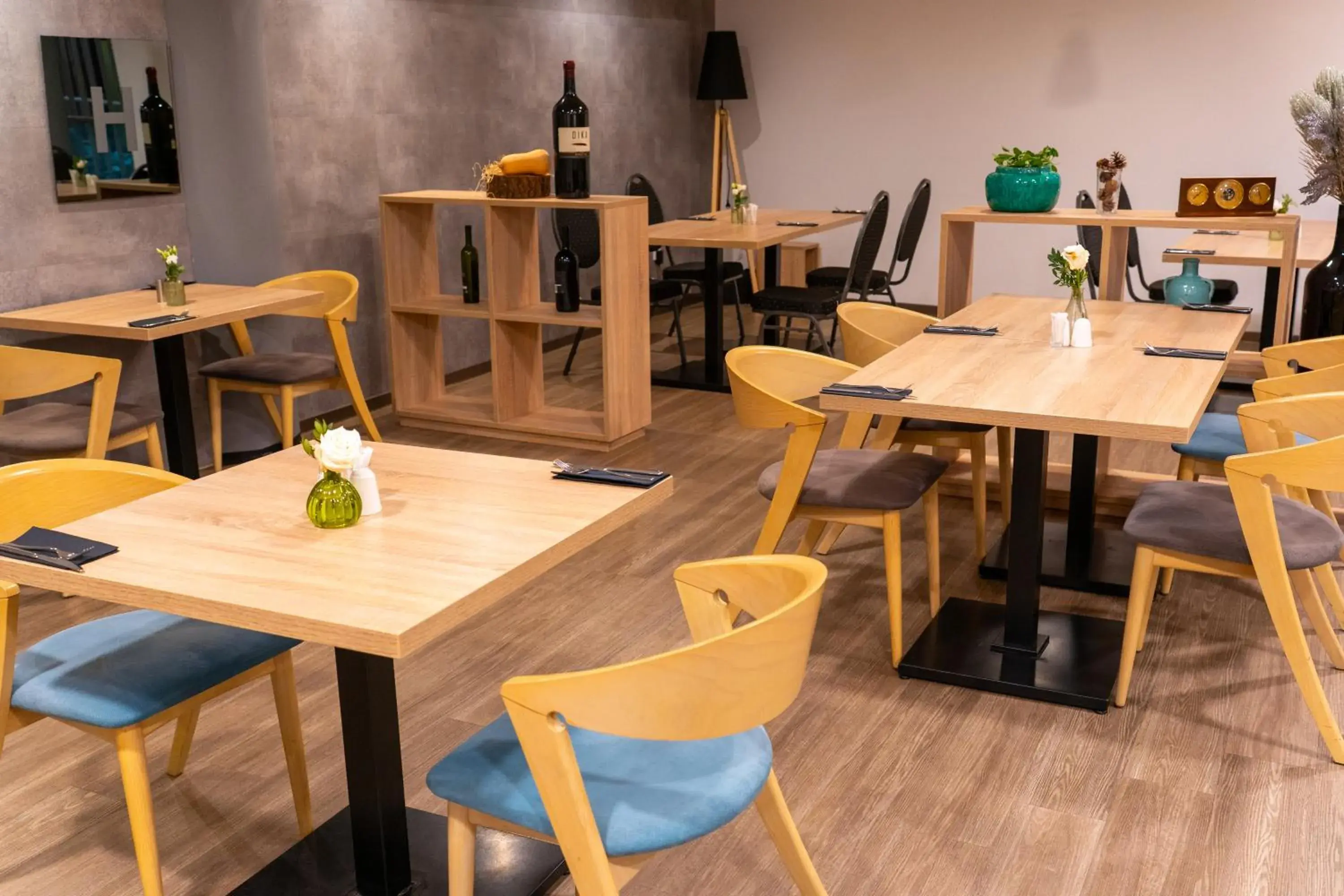 Restaurant/places to eat in Hotel Academia Restaurant/places to eat in Hotel Academia