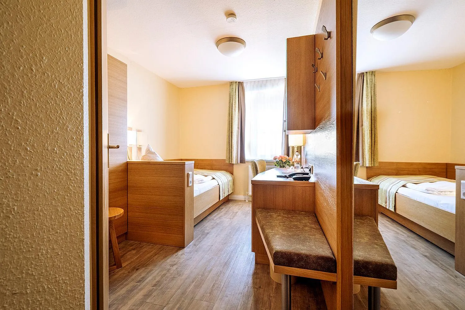 Photo of the whole room, Bed in Hotel Neuwarft Altbau