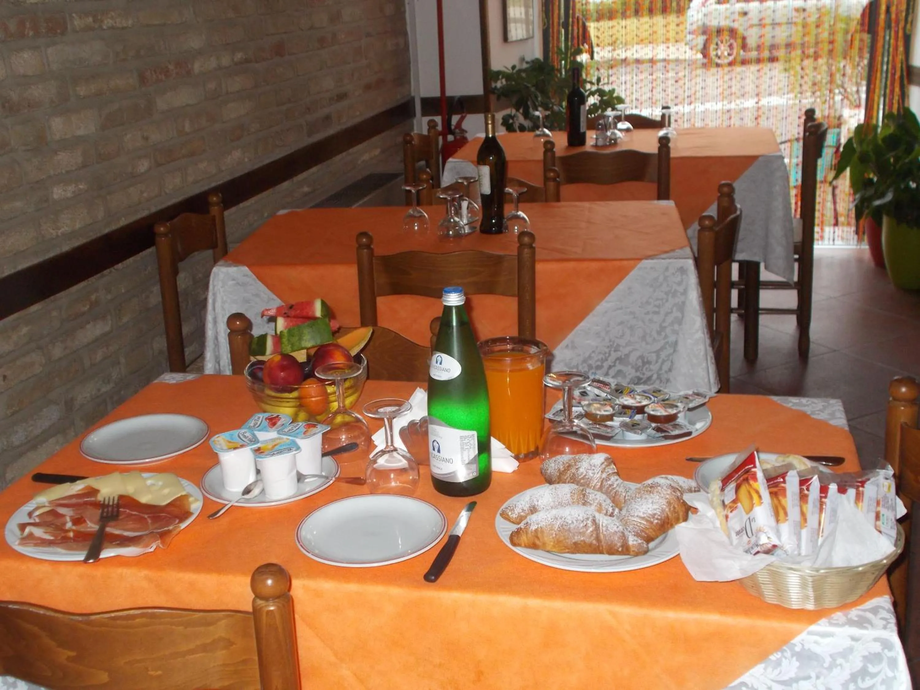 Food and drinks in Pensione Delfino Azzurro
