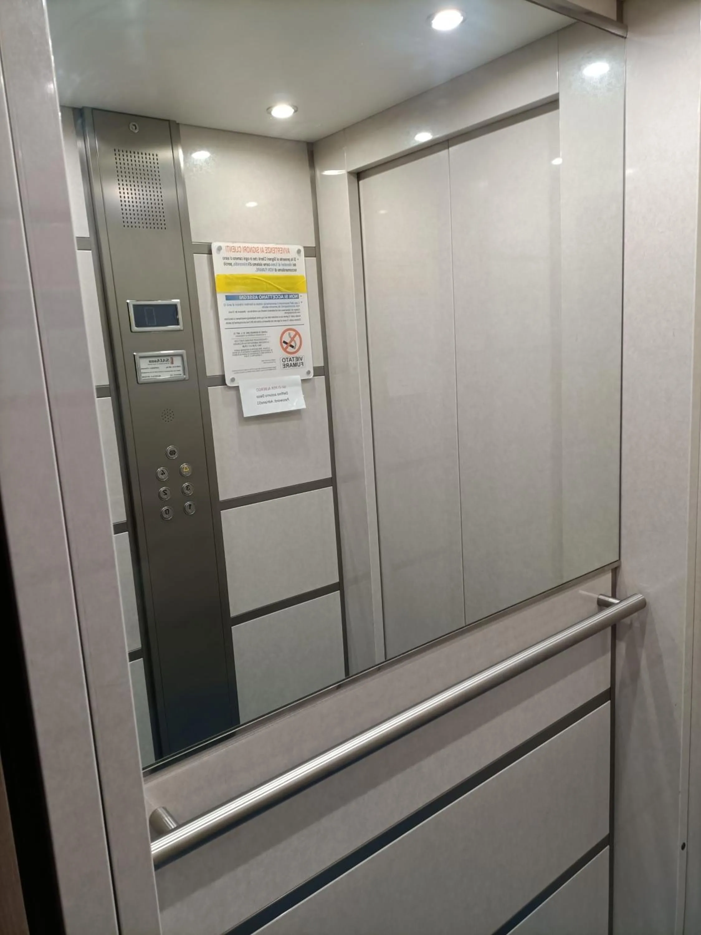elevator in Pensione Delfino Azzurro