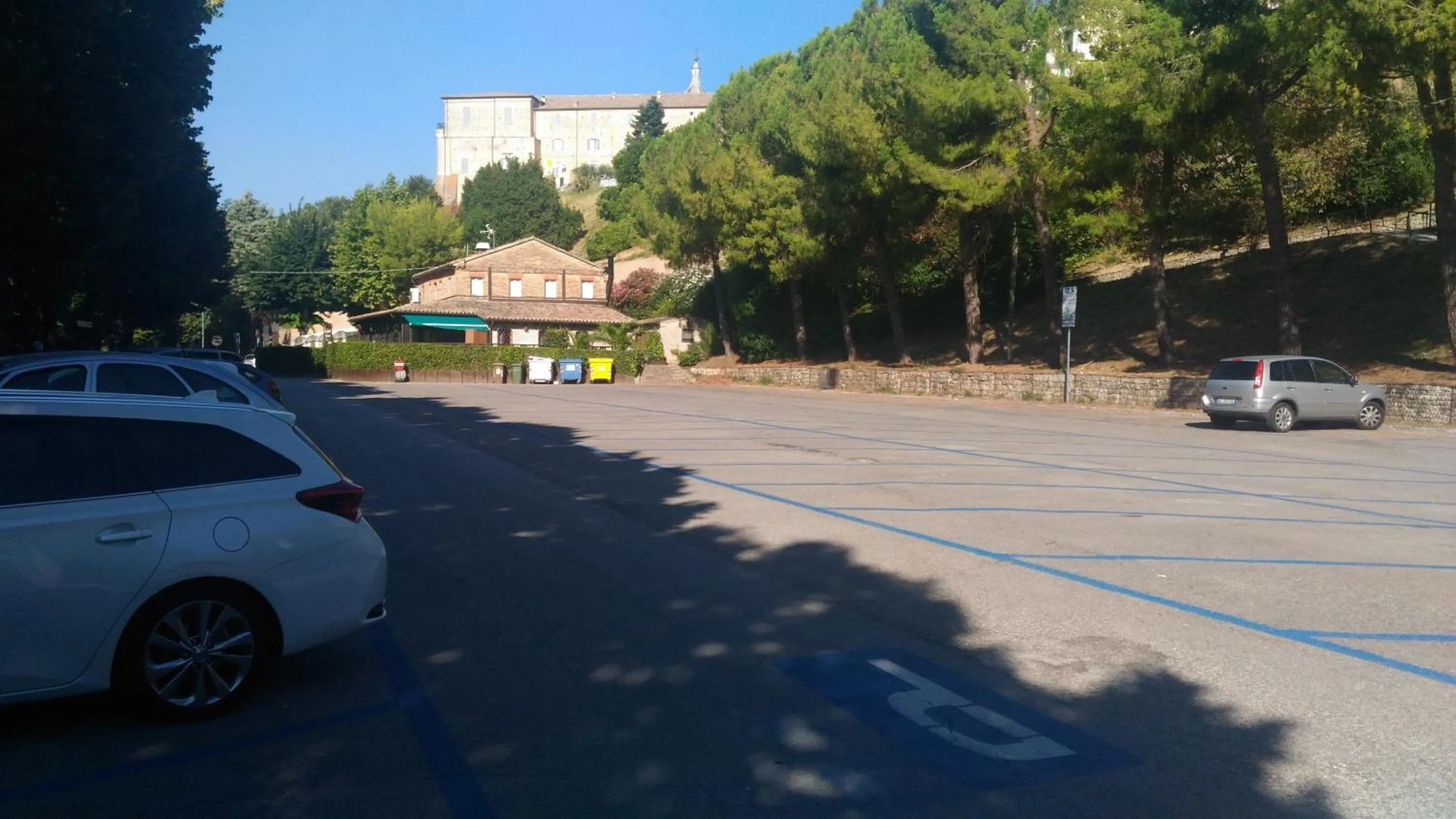 Parking in Pensione Delfino Azzurro