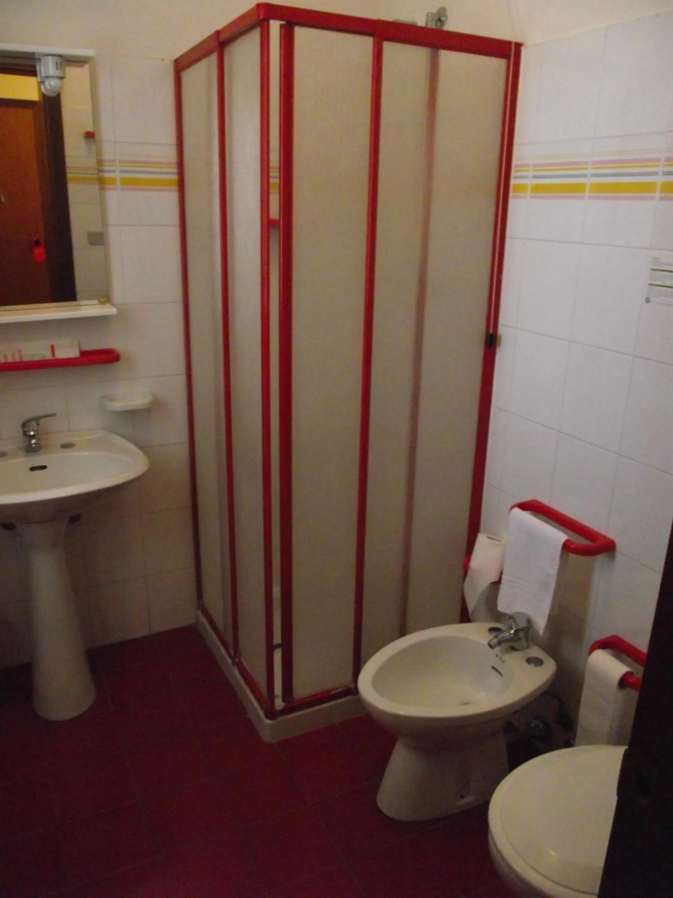 Bathroom in Pensione Delfino Azzurro