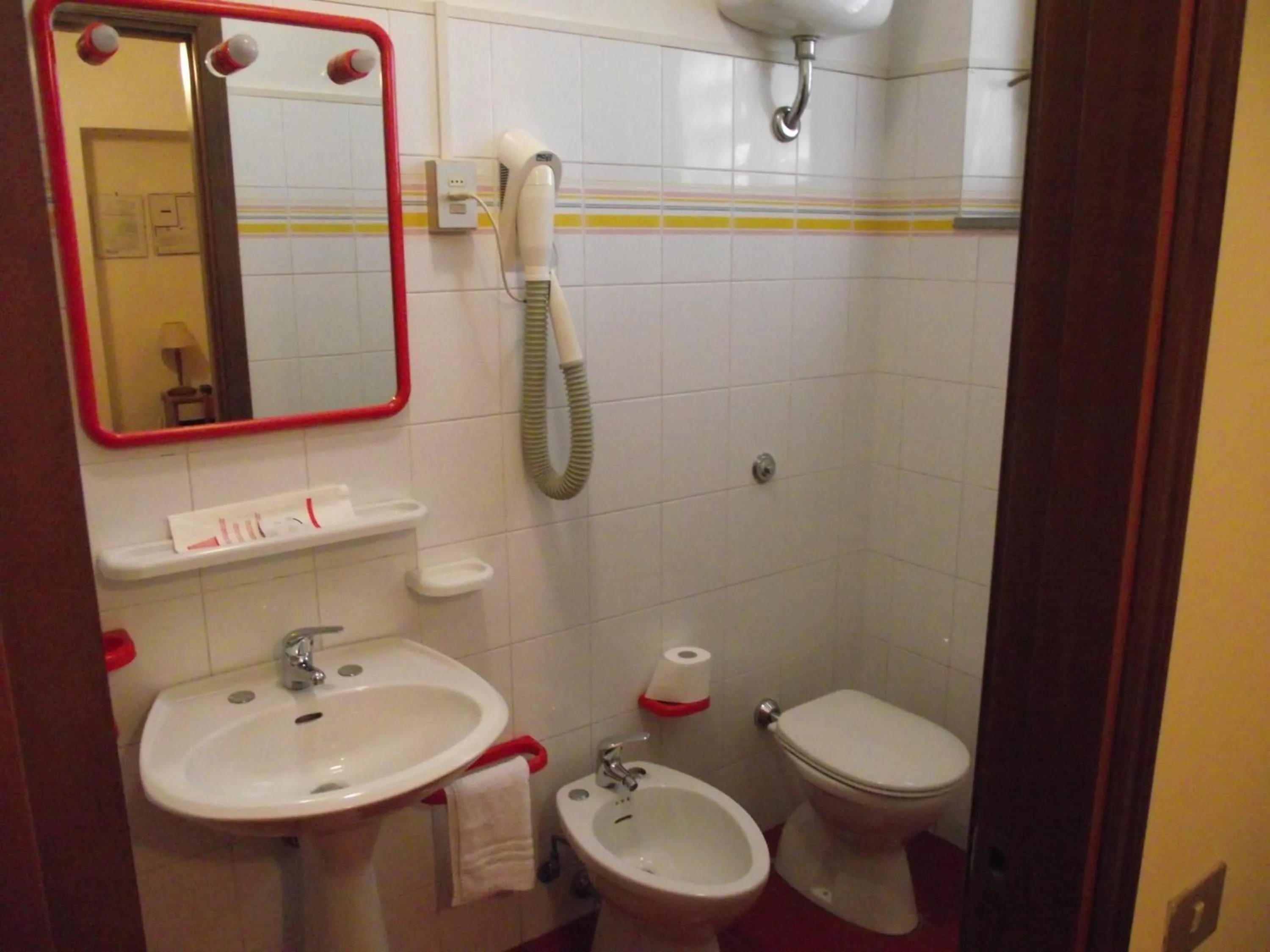Bathroom in Pensione Delfino Azzurro