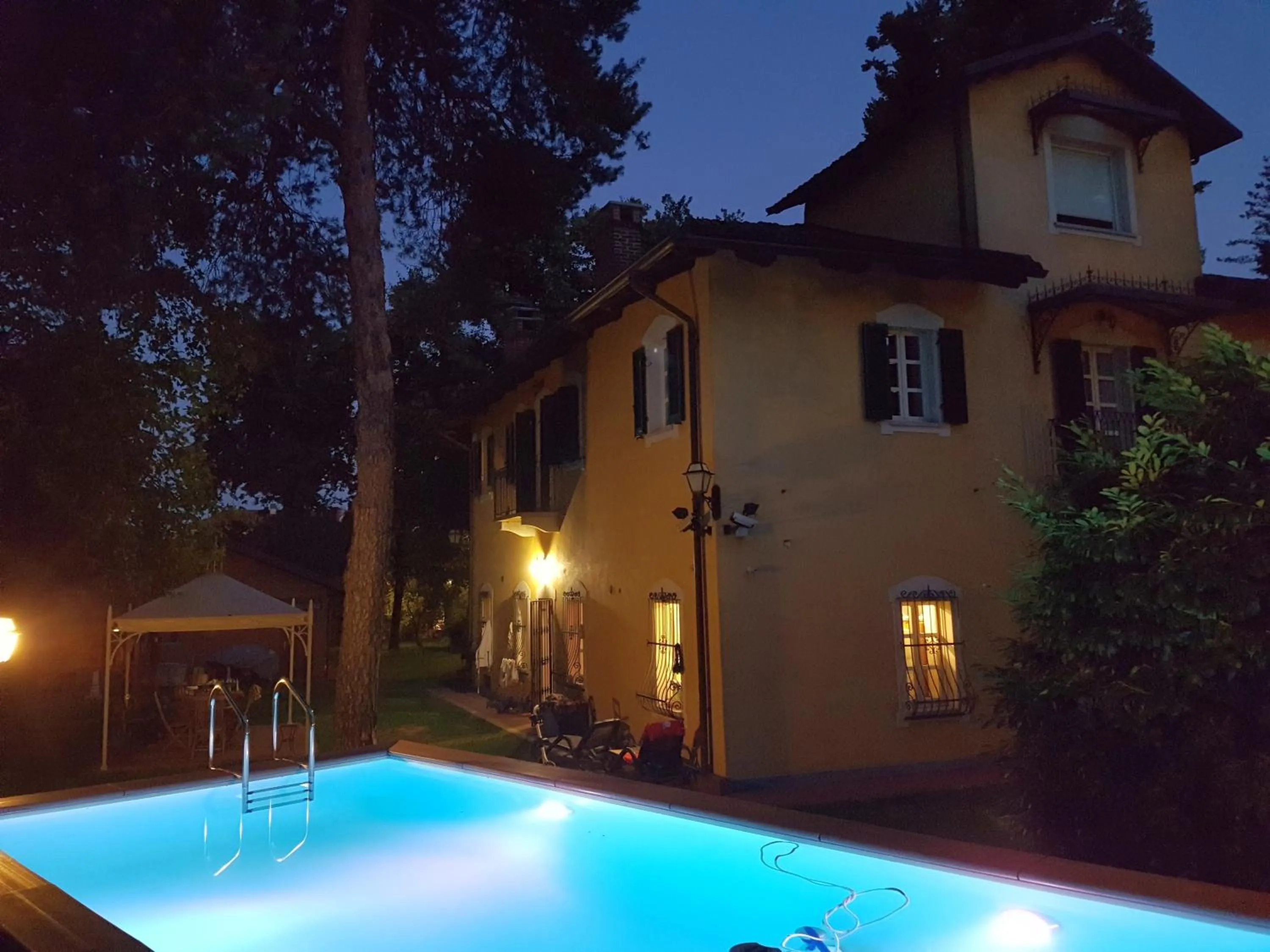 Property building in Villa Mirano Bed & Breakfast