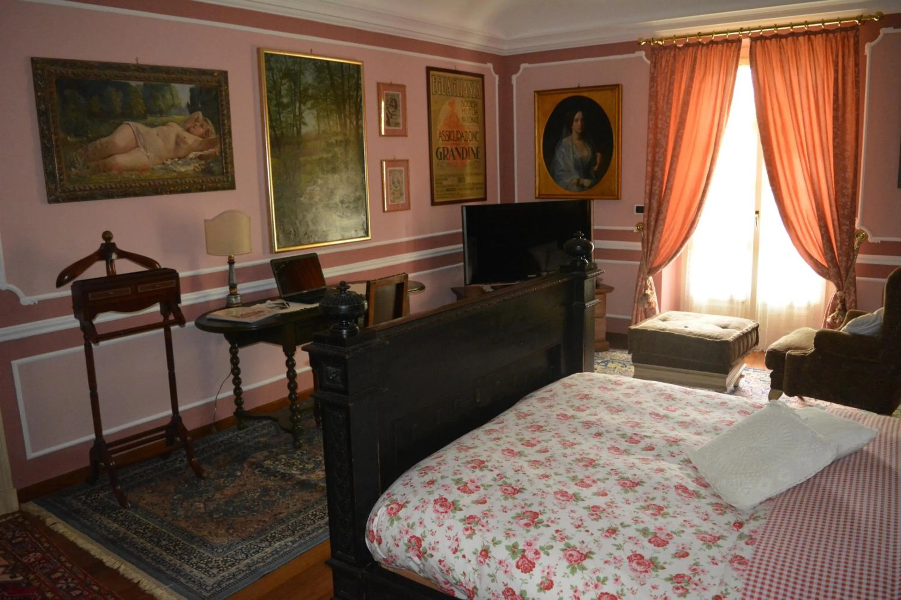 Bed in Villa Mirano Bed & Breakfast