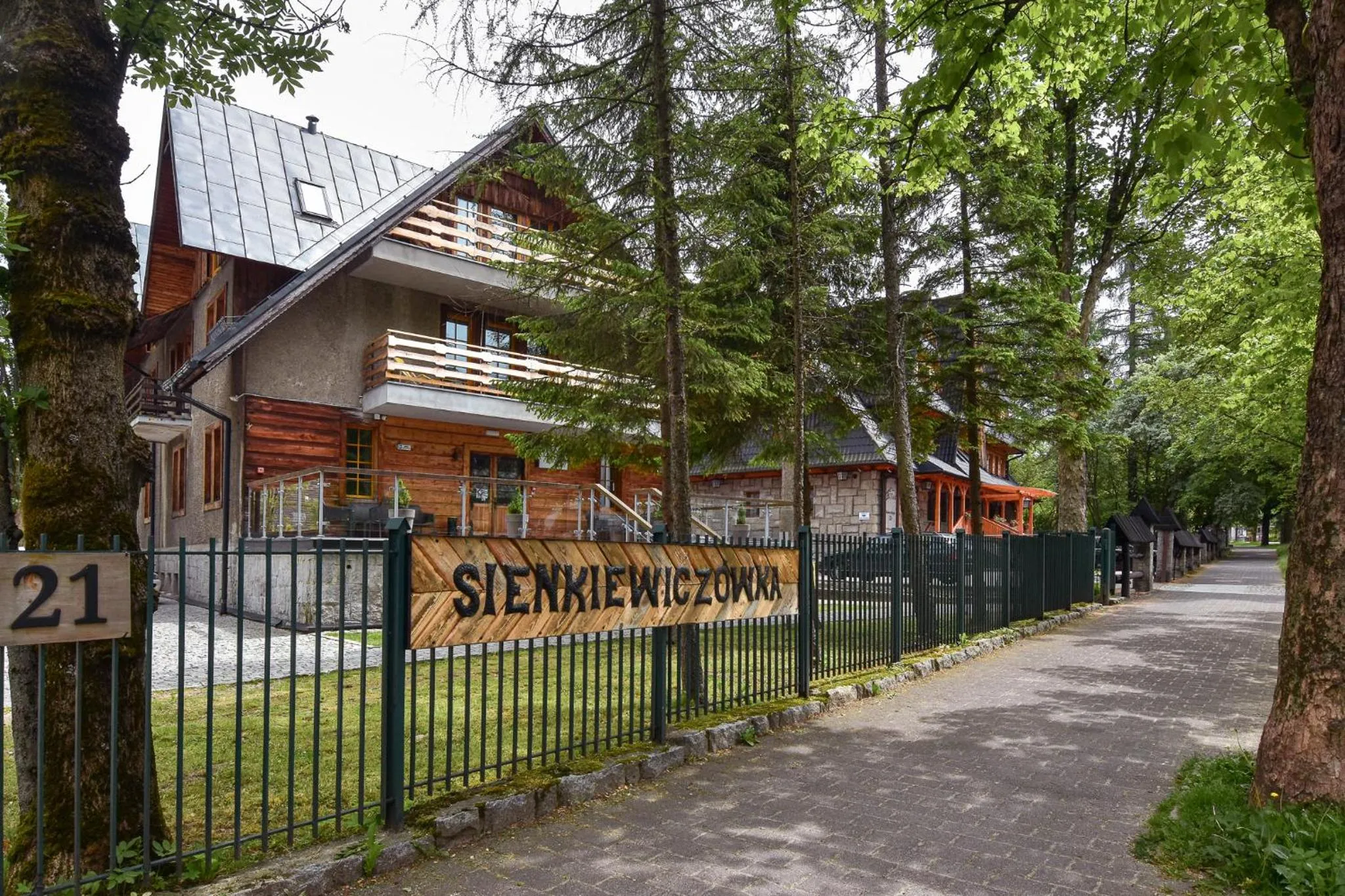 Property building in Willa Sienkiewiczówka