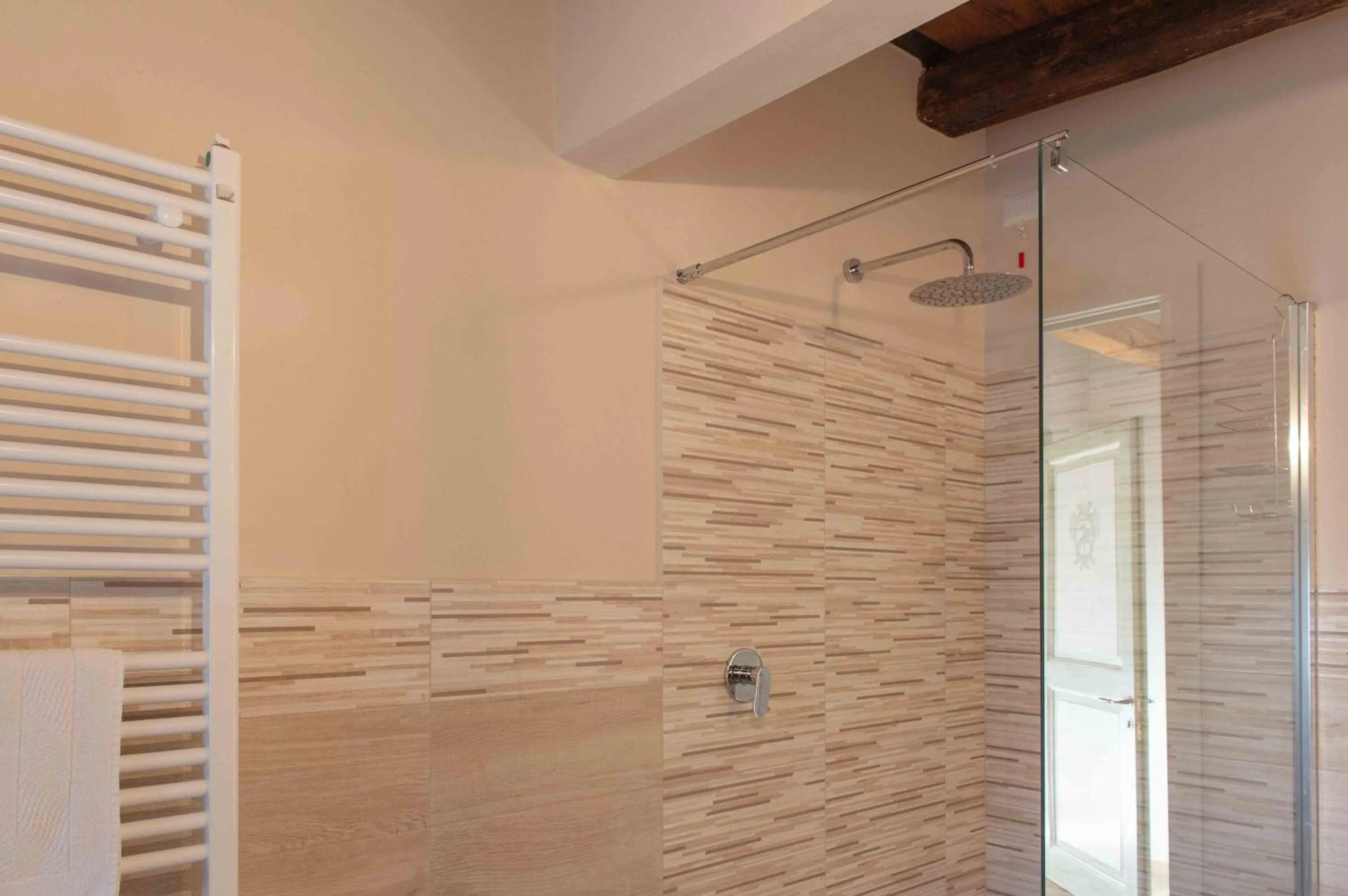 Shower in Torre della Botonta