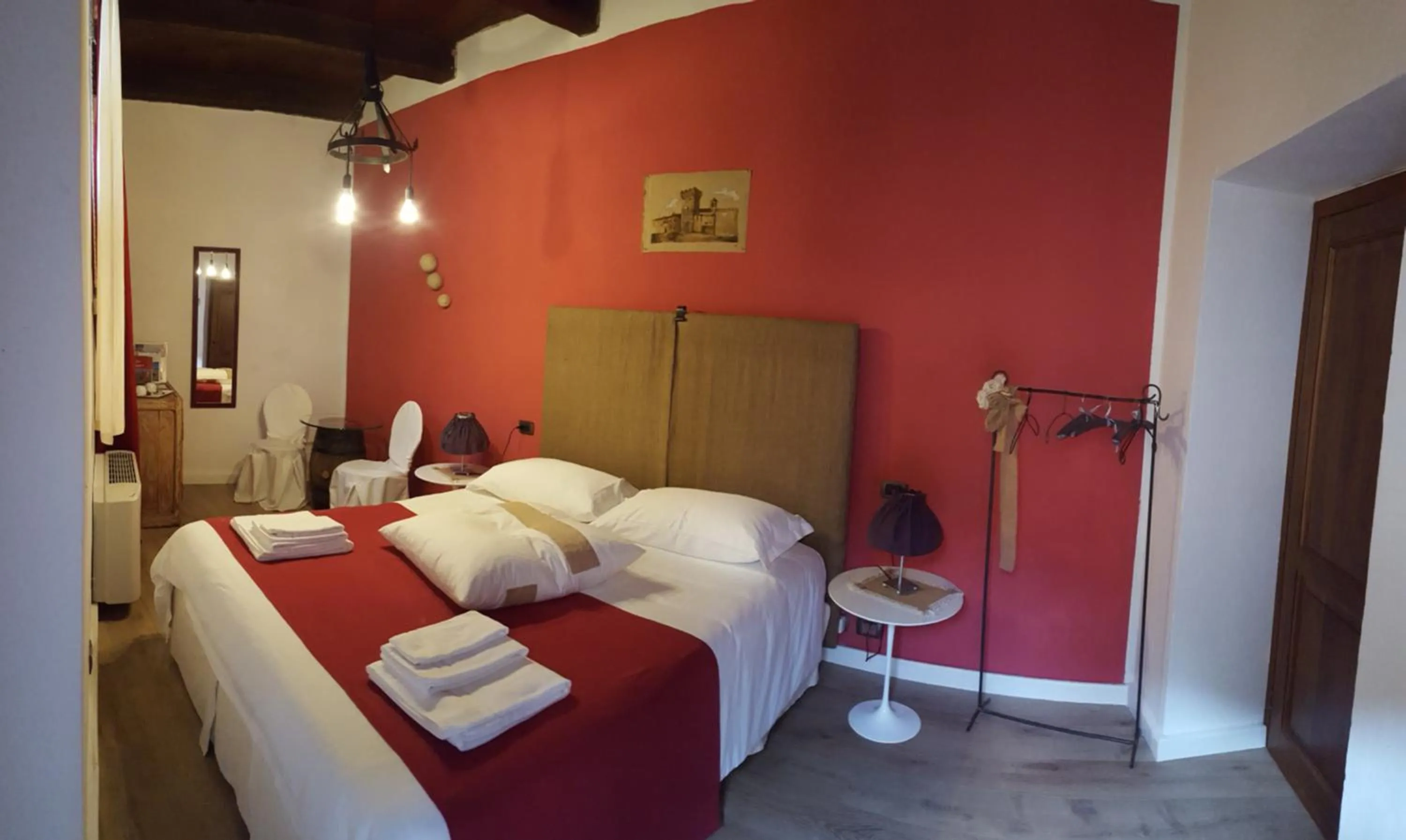 Photo of the whole room, Bed in Torre della Botonta