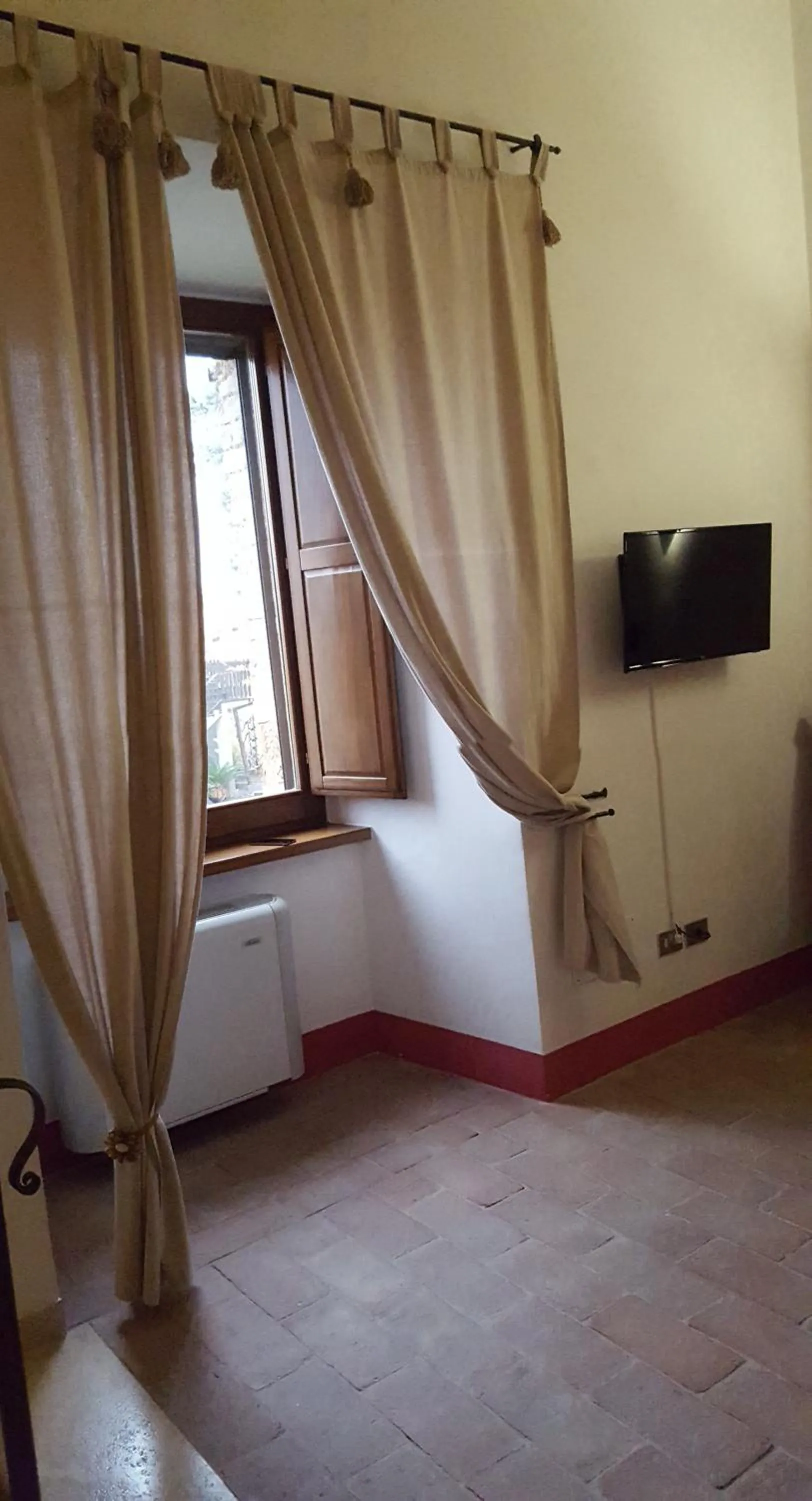 TV and multimedia, Bed in Torre della Botonta