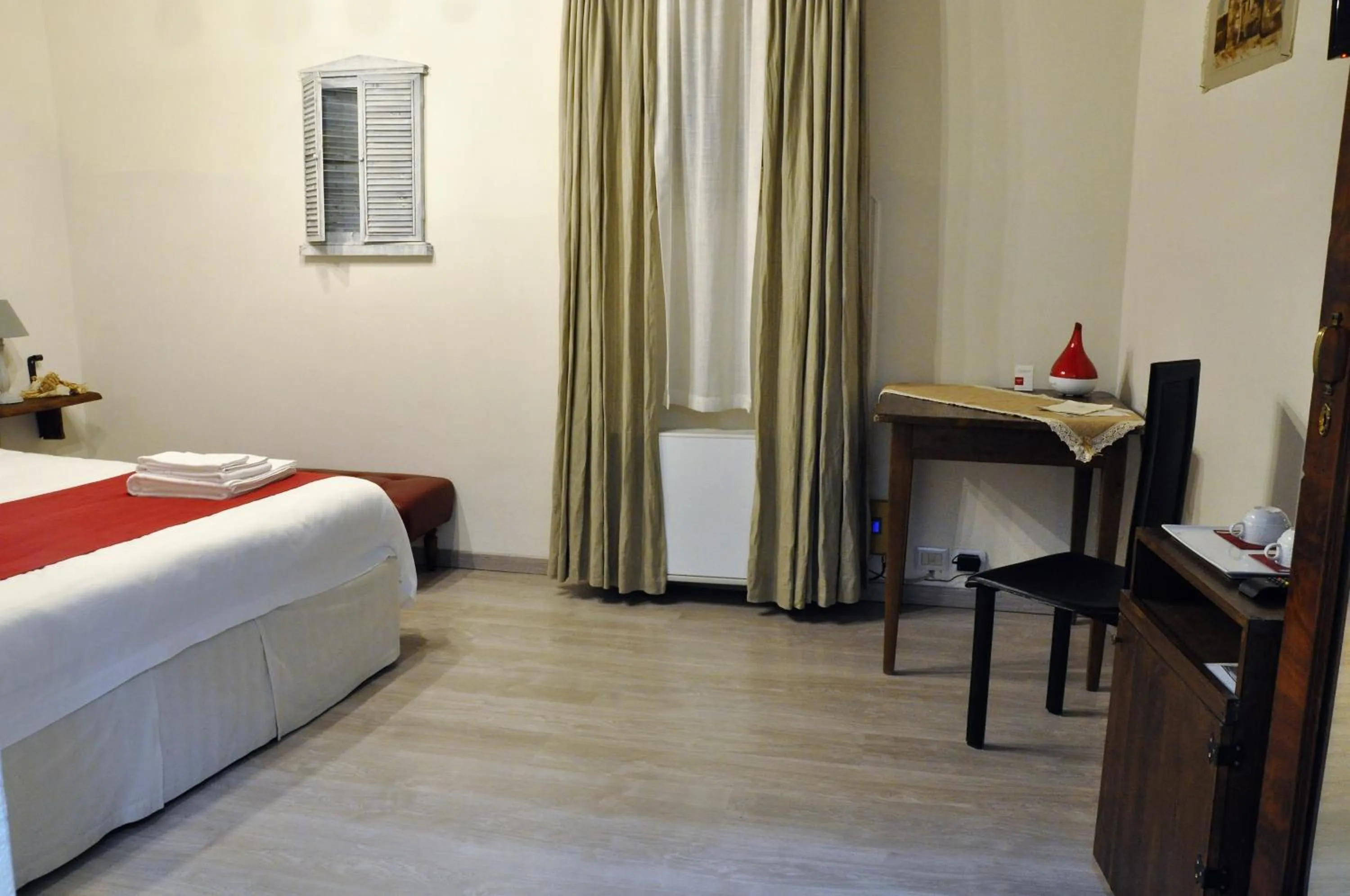 Photo of the whole room, Bed in Torre della Botonta