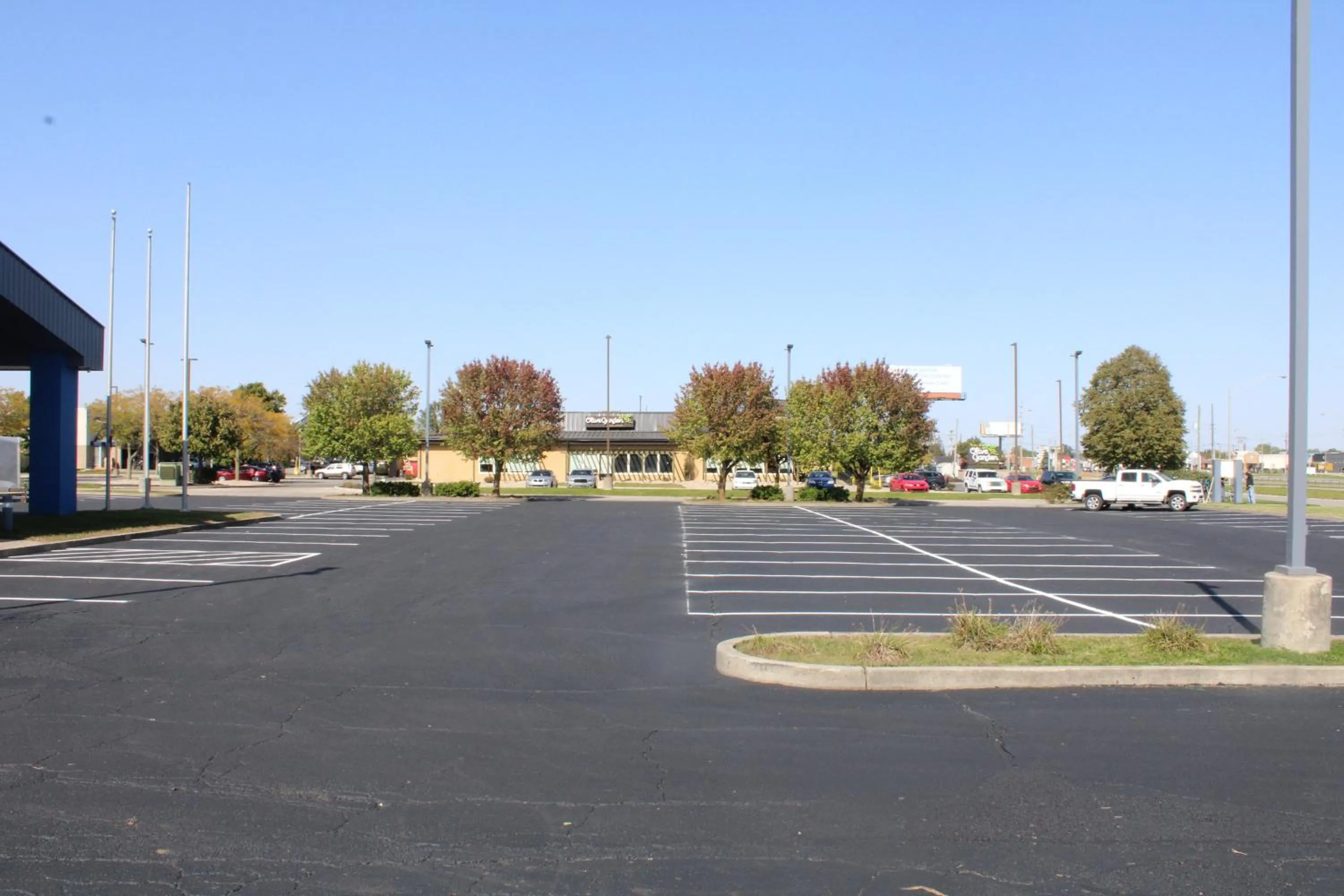 Parking in BlissPoint Inn, Kokomo