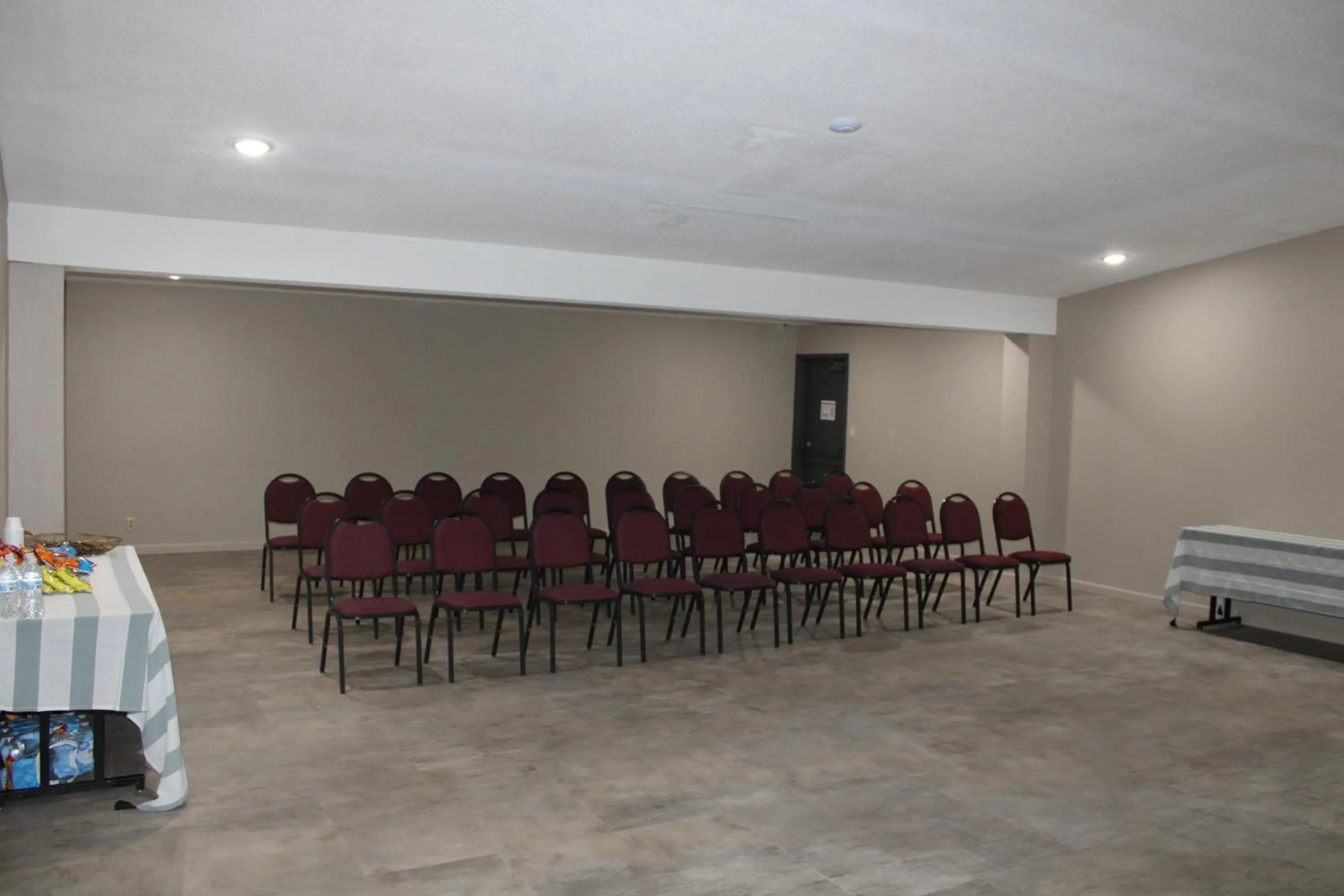 Meeting/conference room in BlissPoint Inn, Kokomo