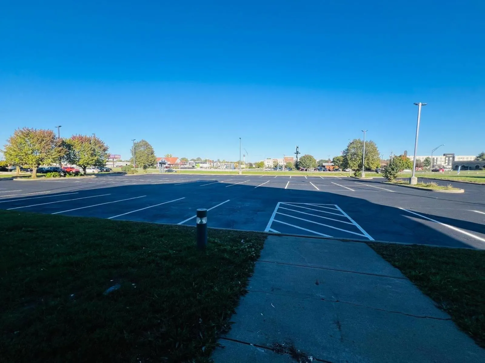 Parking in BlissPoint Inn, Kokomo
