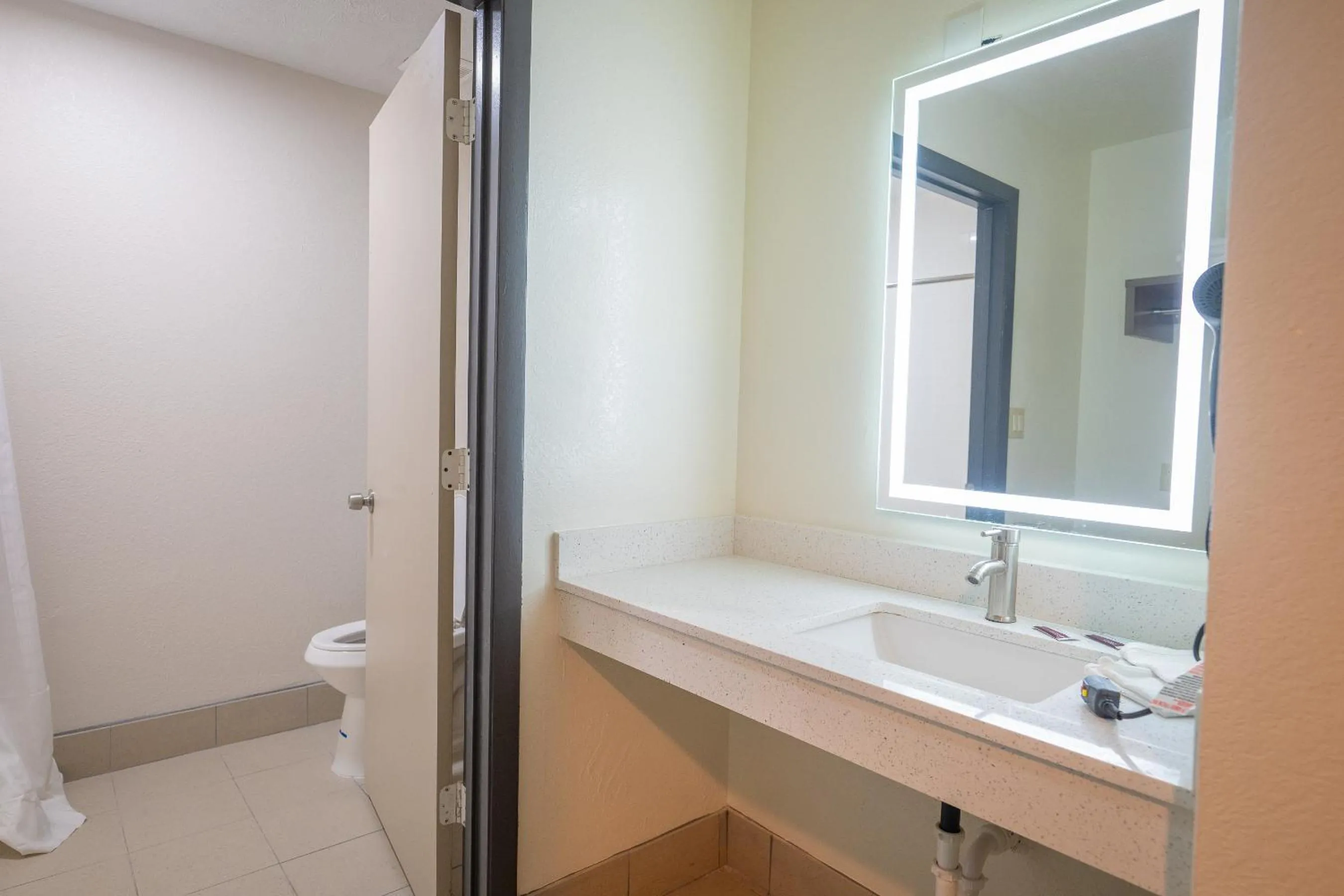 Bathroom in BlissPoint Inn, Kokomo