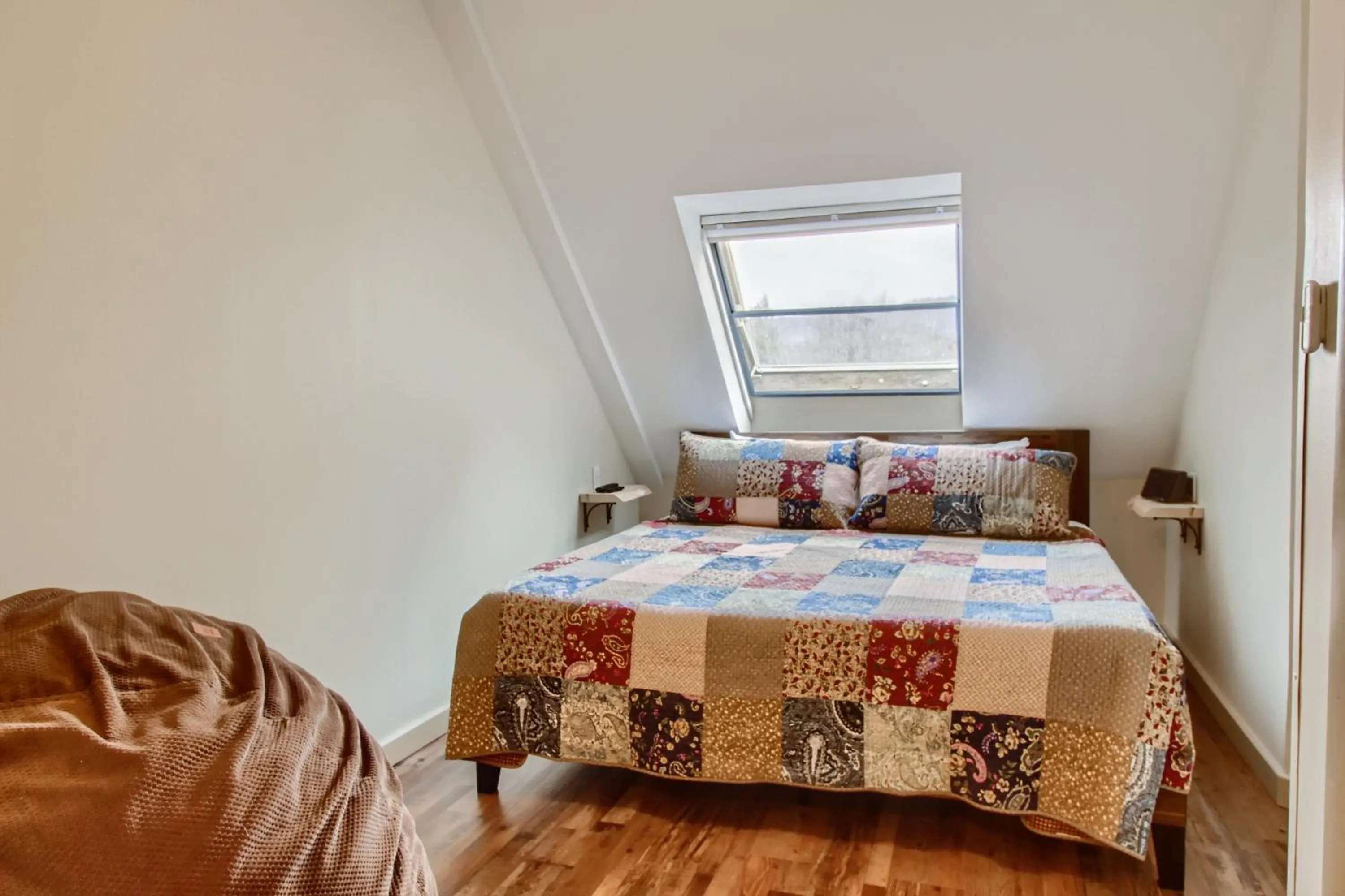 Bed in Mountain Green, Condos at Killington