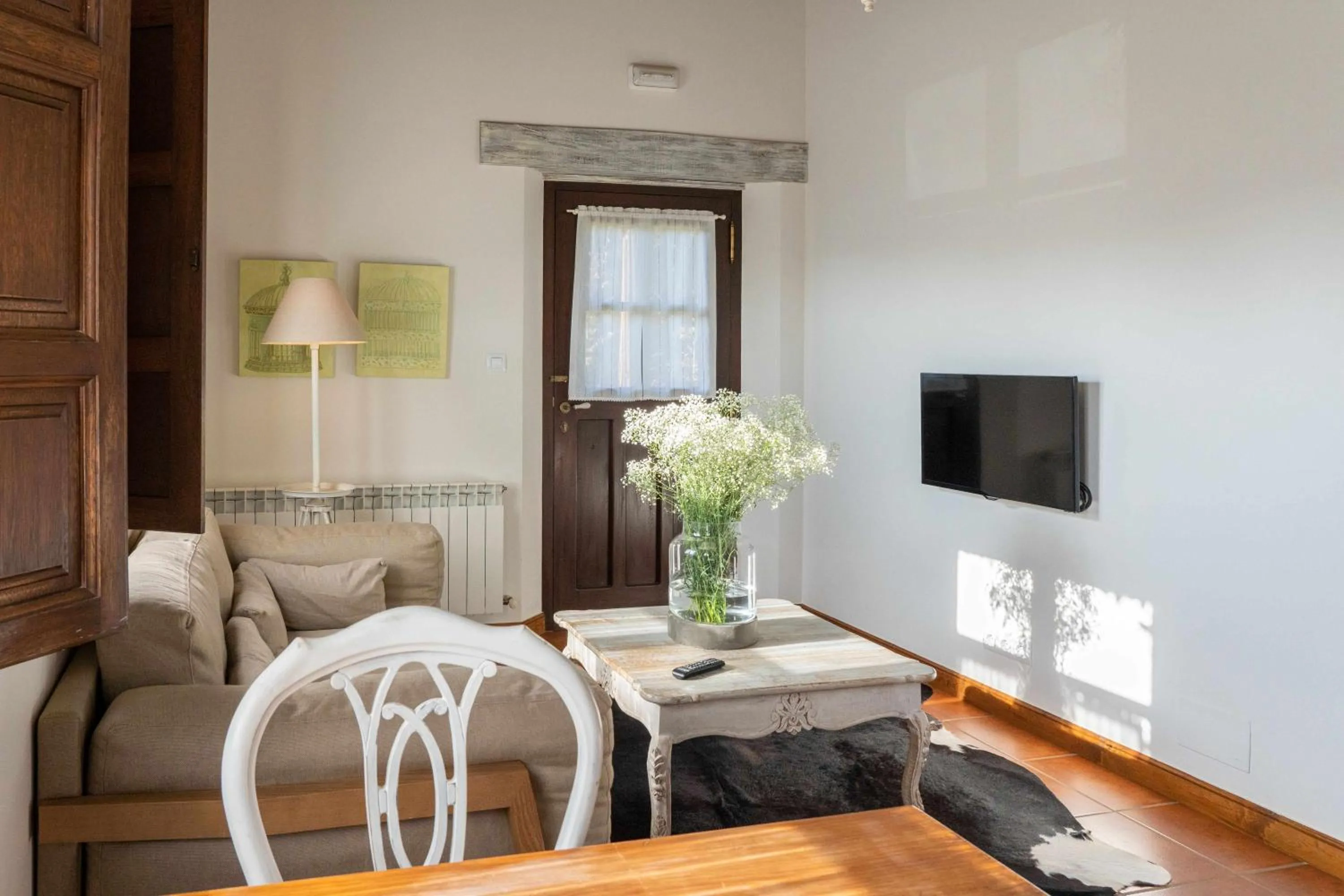 Communal lounge/ TV room in Apartamentos Arcadia