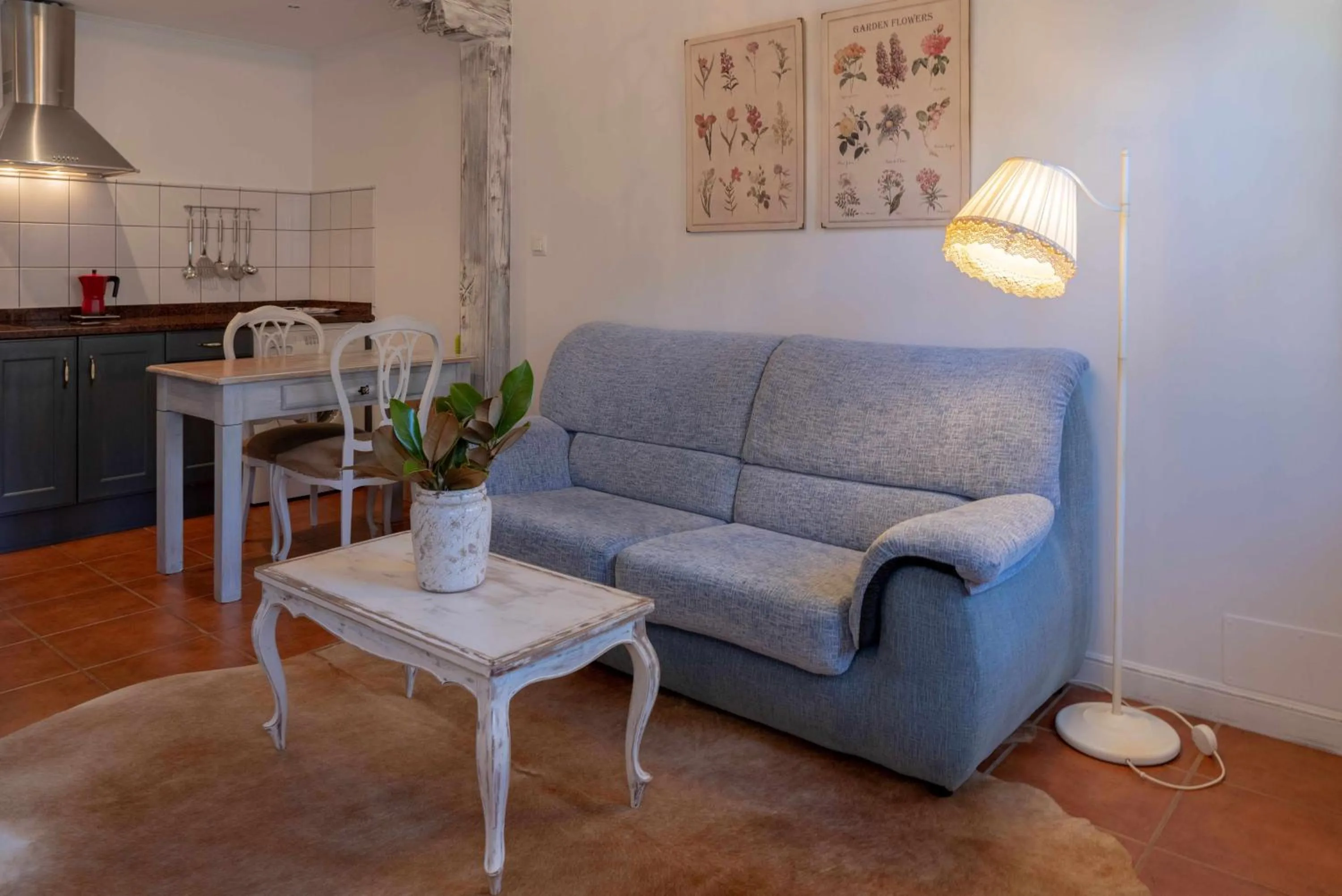 Communal lounge/ TV room in Apartamentos Arcadia