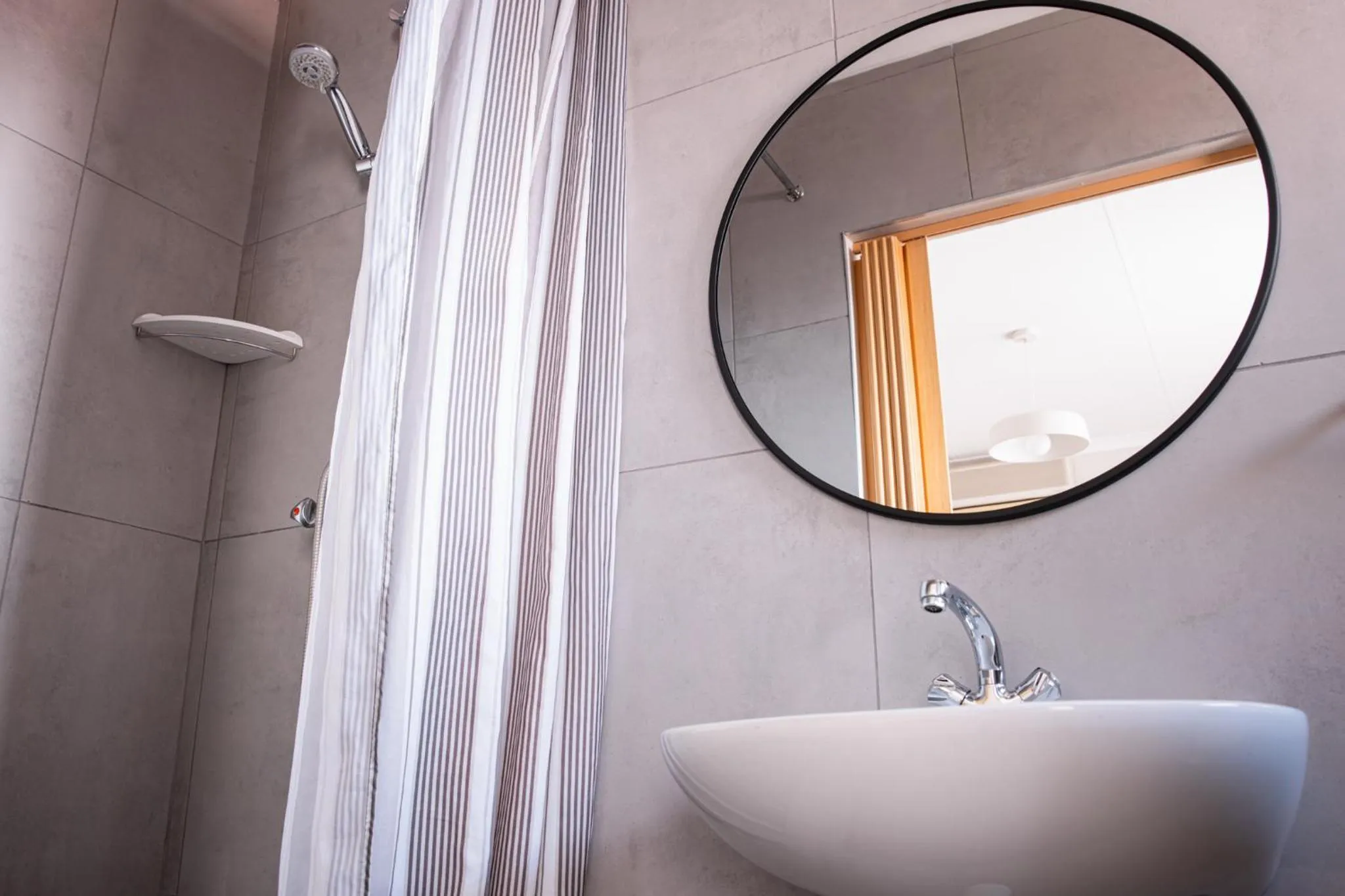 Shower in Emerald Bed&Breakfast