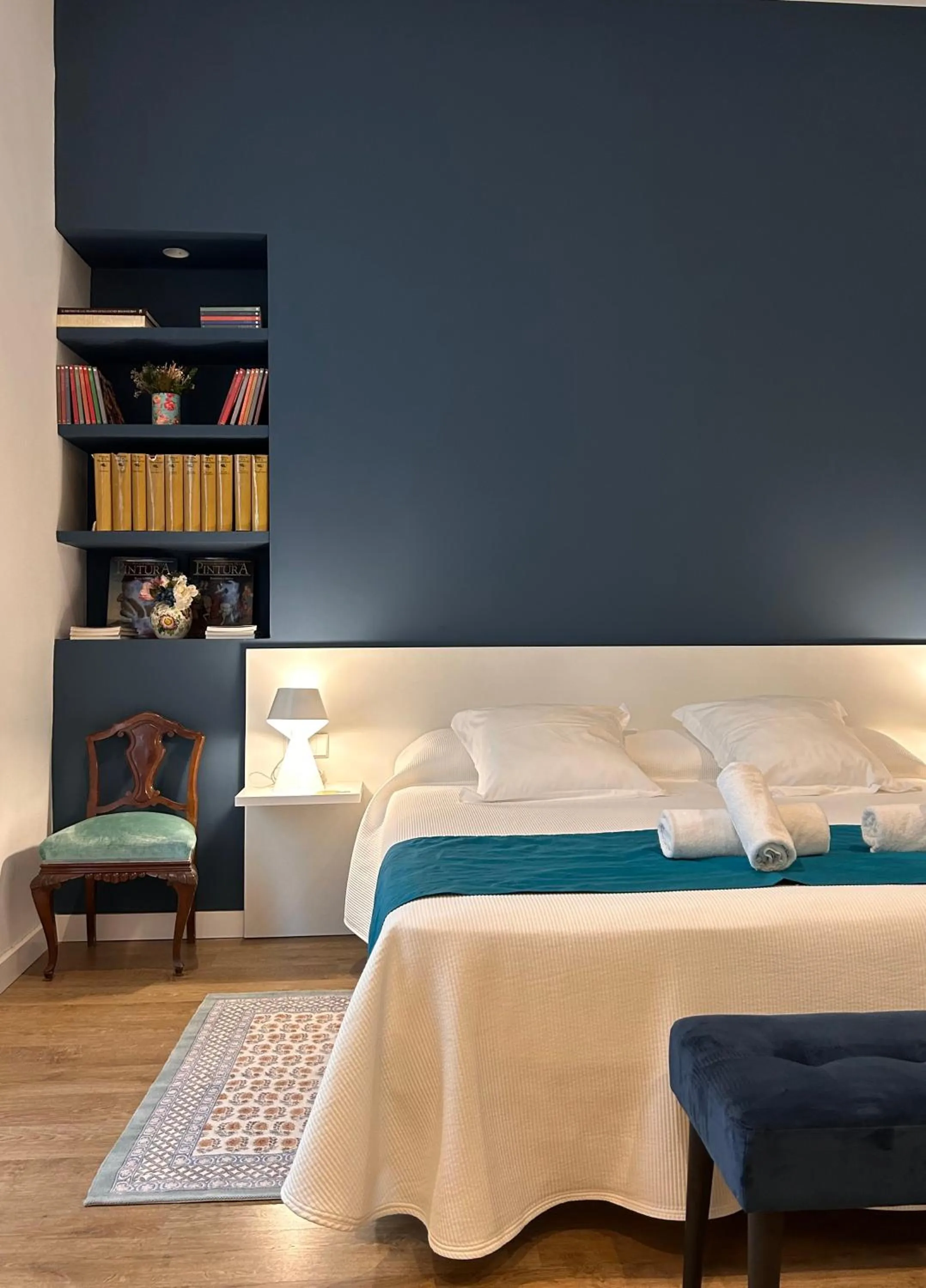 Photo of the whole room, Bed in L'Esplai Valencia