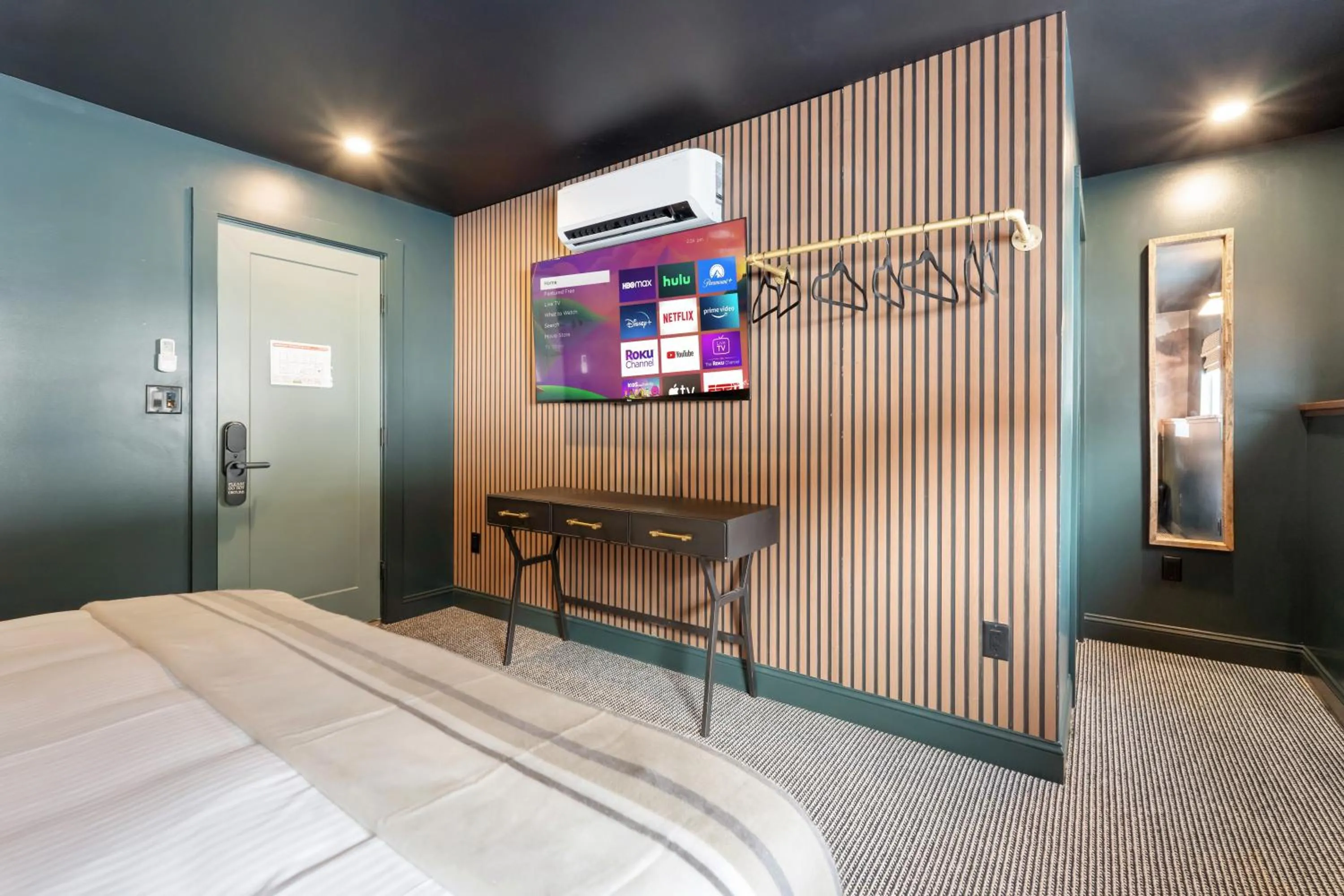 Double Room with Garden View in Inn At Mount Snow