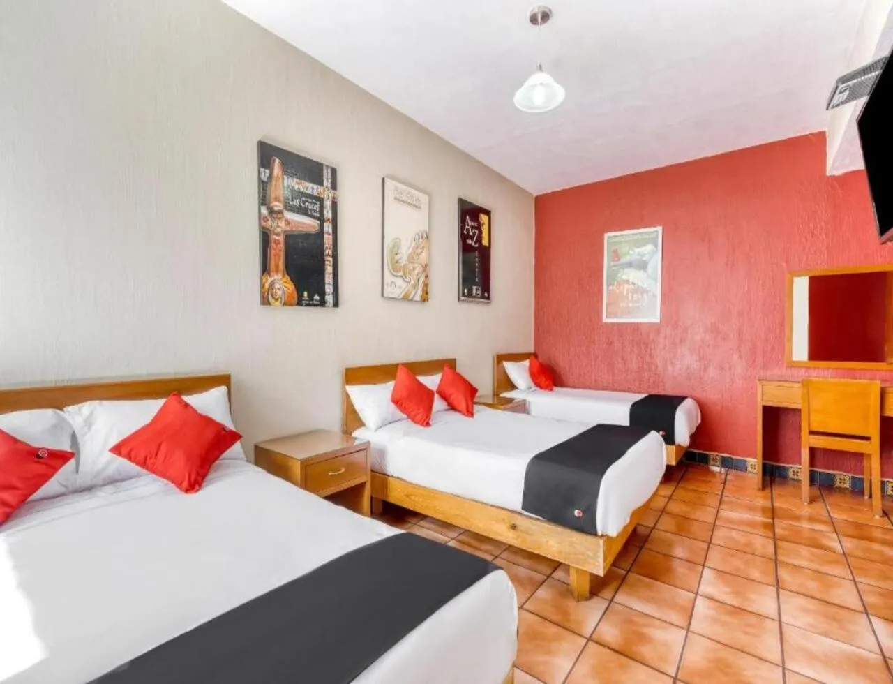 Photo of the whole room, Bed in Hotel Arana Tonalá