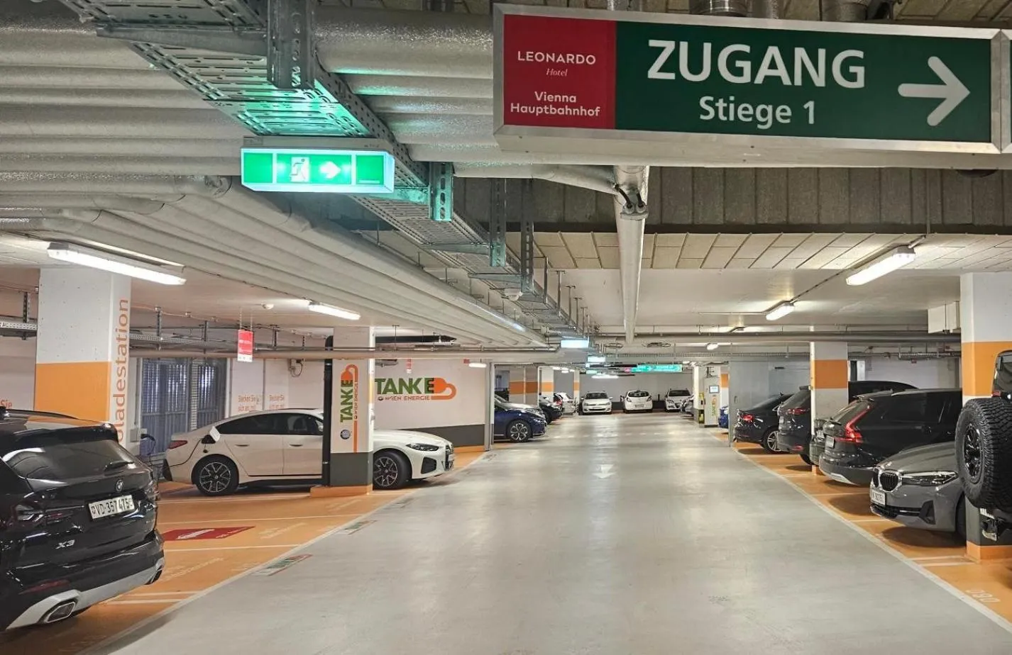 Parking in Leonardo Hotel Vienna Hauptbahnhof