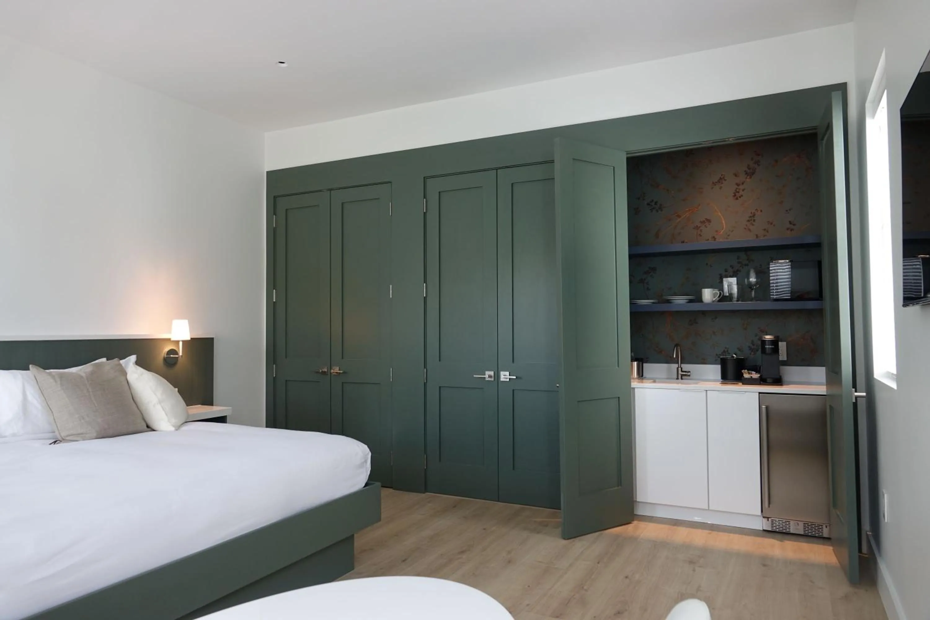 Bedroom, Bed in Whitetail Court Hotel