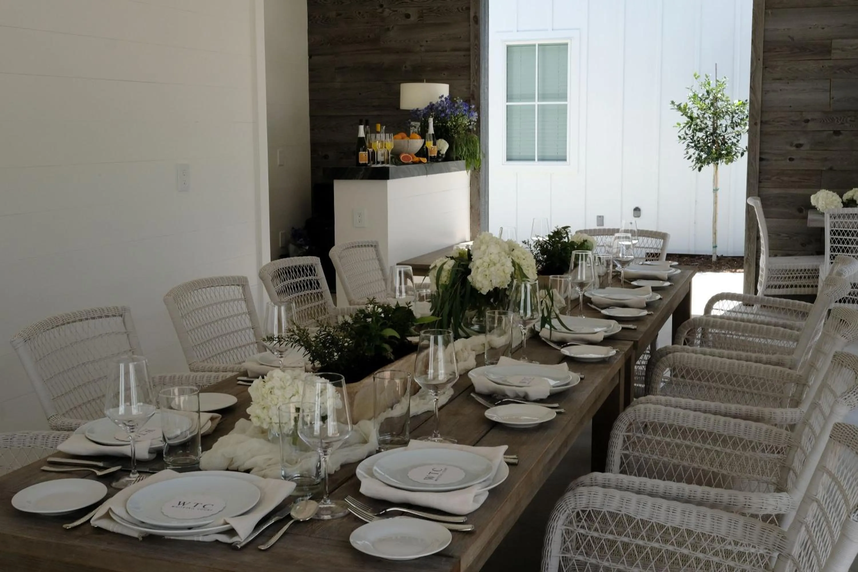Dining area in Whitetail Court Hotel