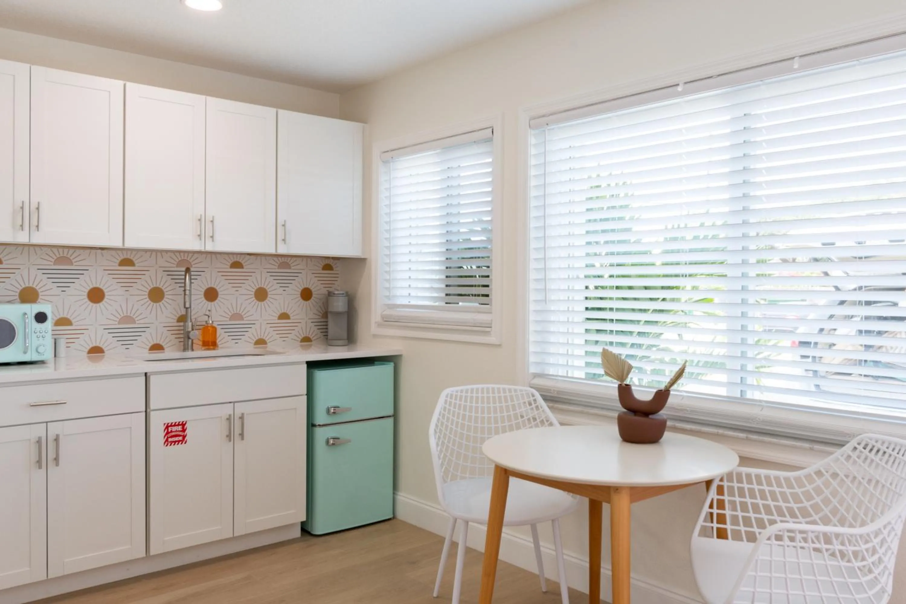 Kitchen or kitchenette in The Juni