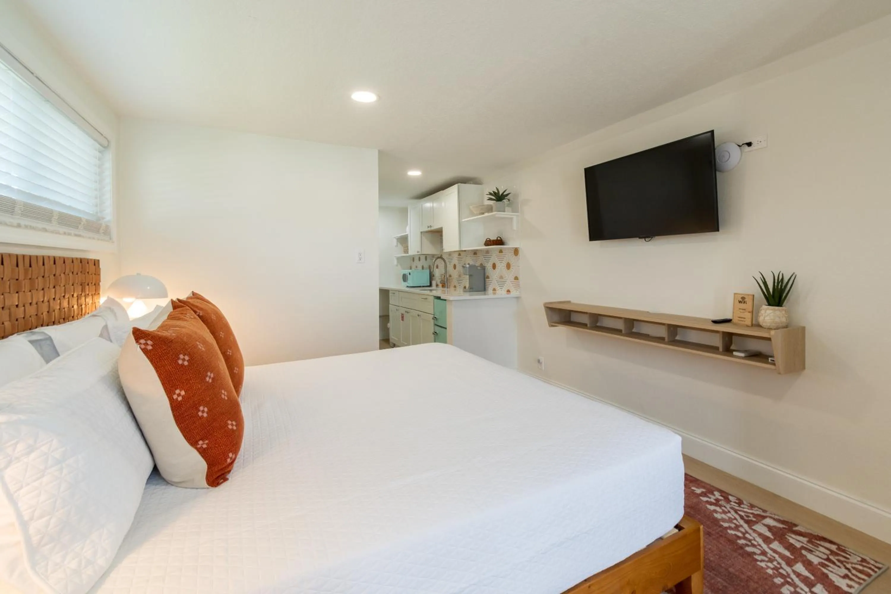 Bed in The Juni