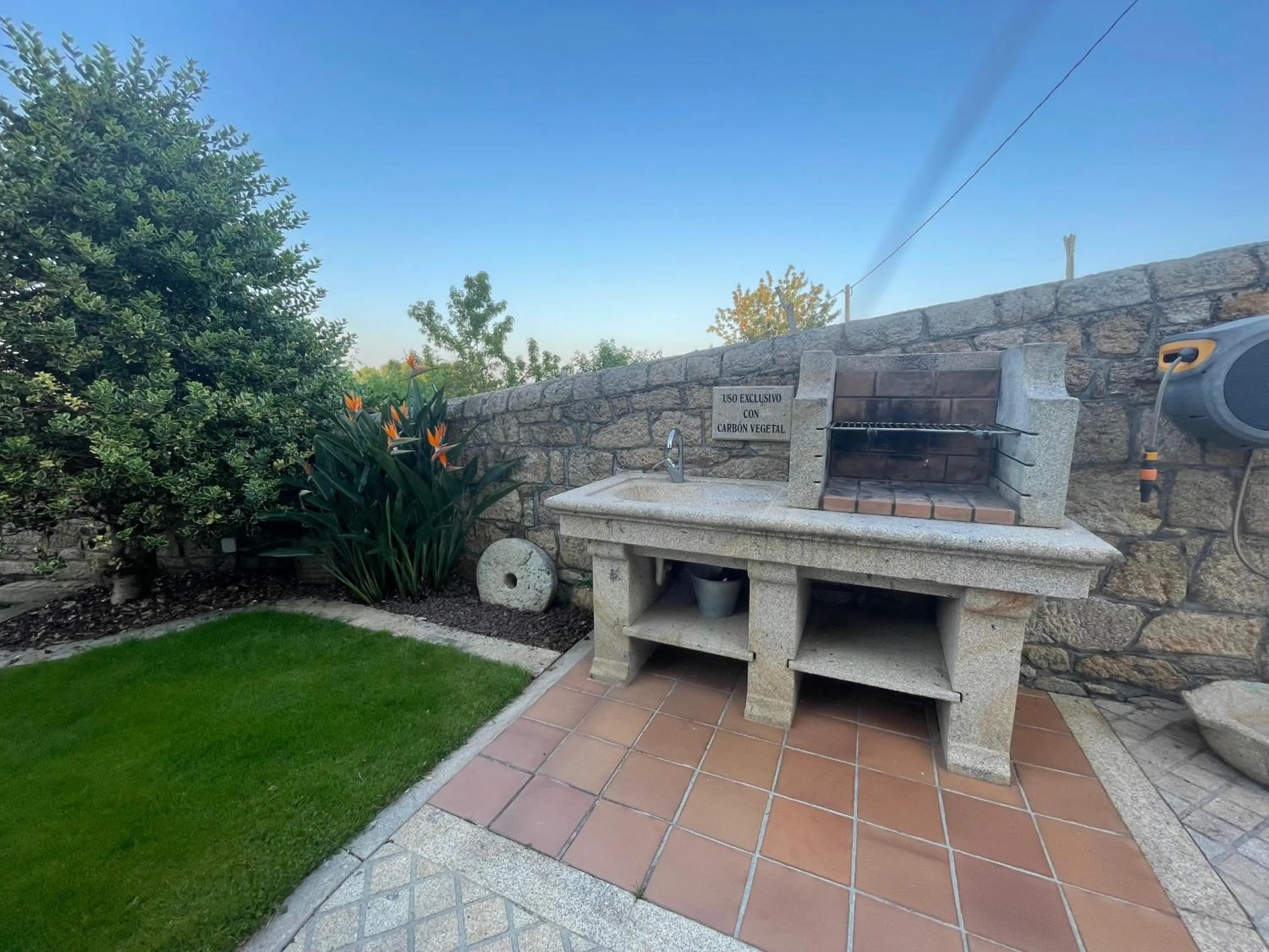 BBQ facilities in Apartamentos Río Sil