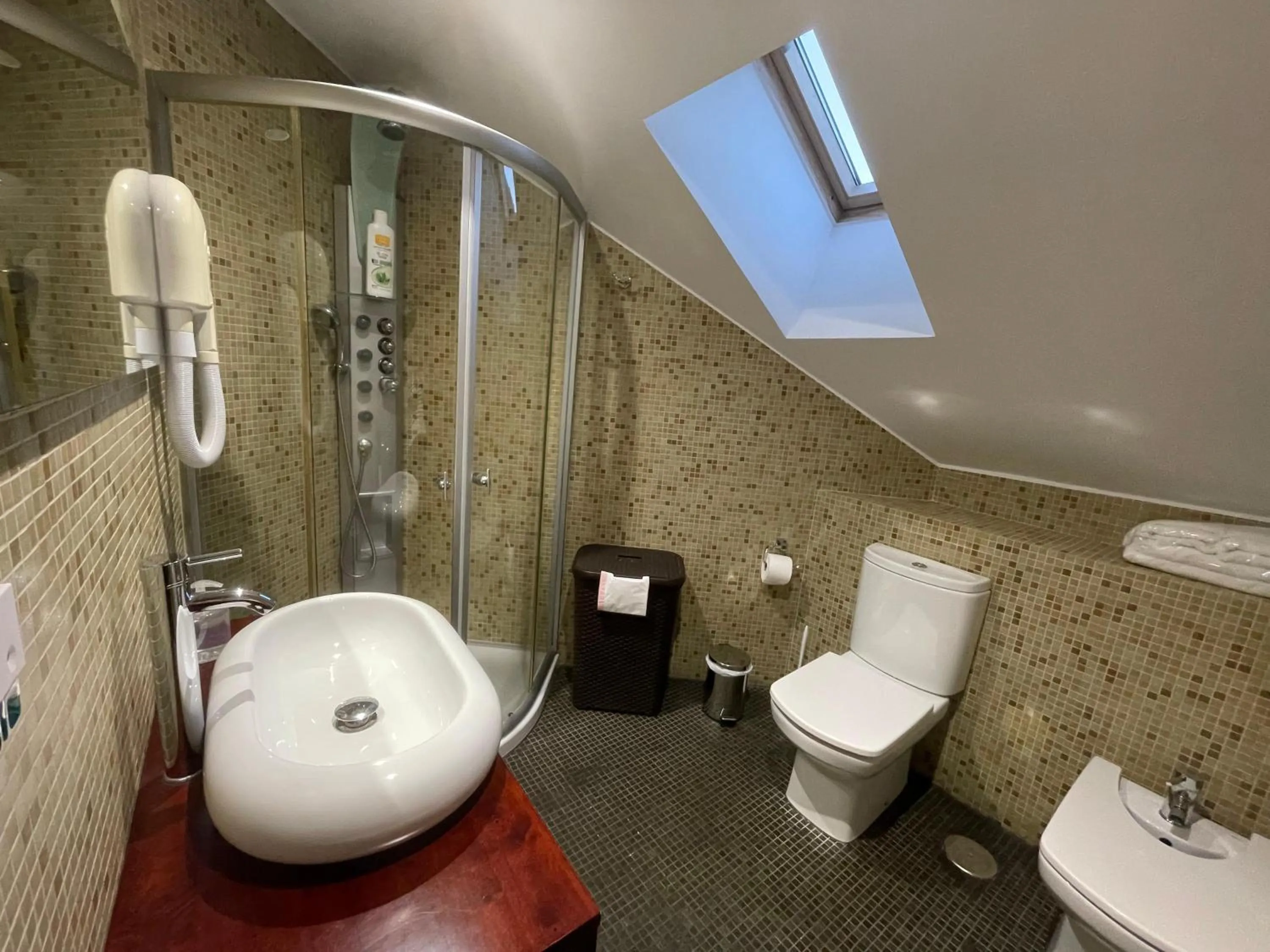 Bathroom in Apartamentos Río Sil