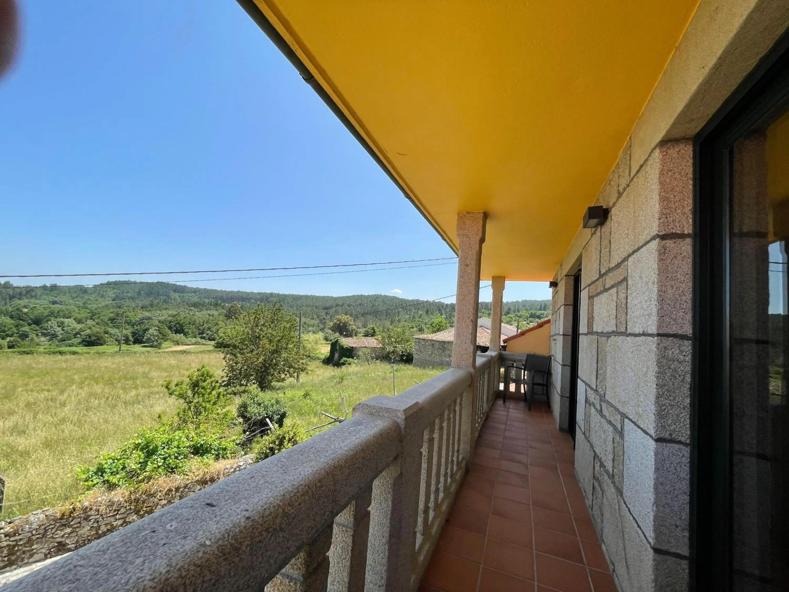 Balcony/Terrace in Apartamentos Río Sil