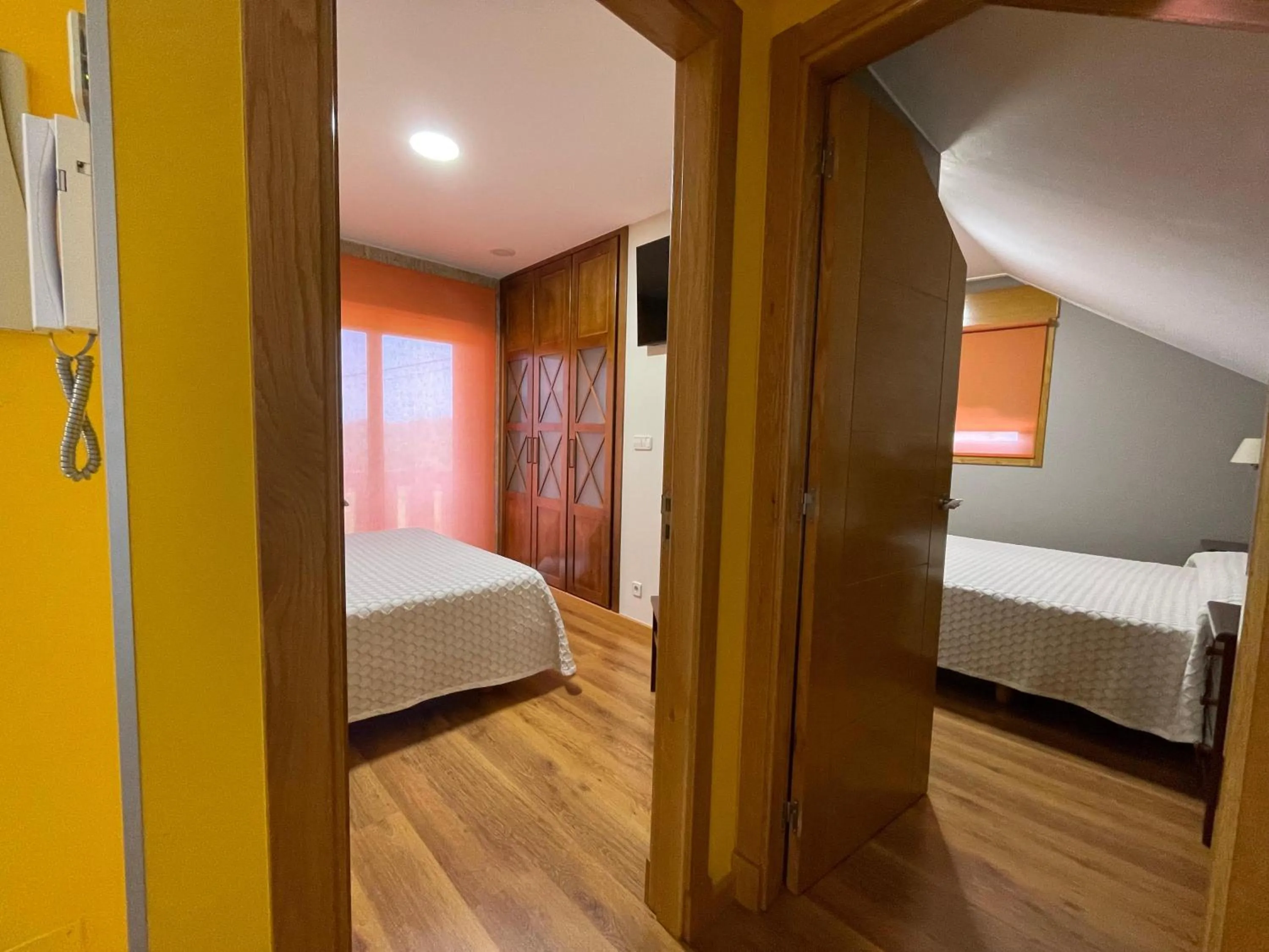 Bedroom, Bed in Apartamentos Río Sil