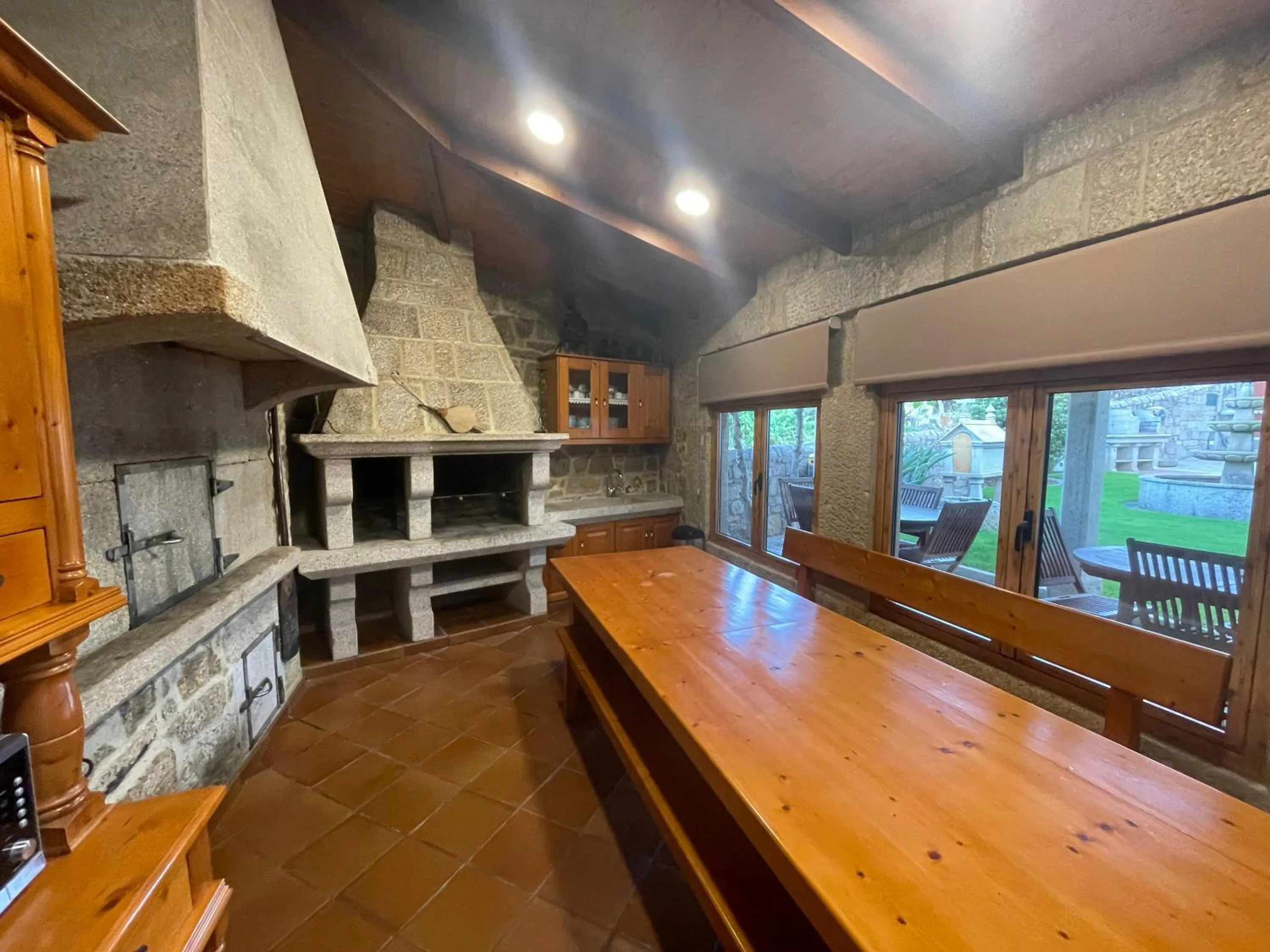 BBQ facilities in Apartamentos Río Sil