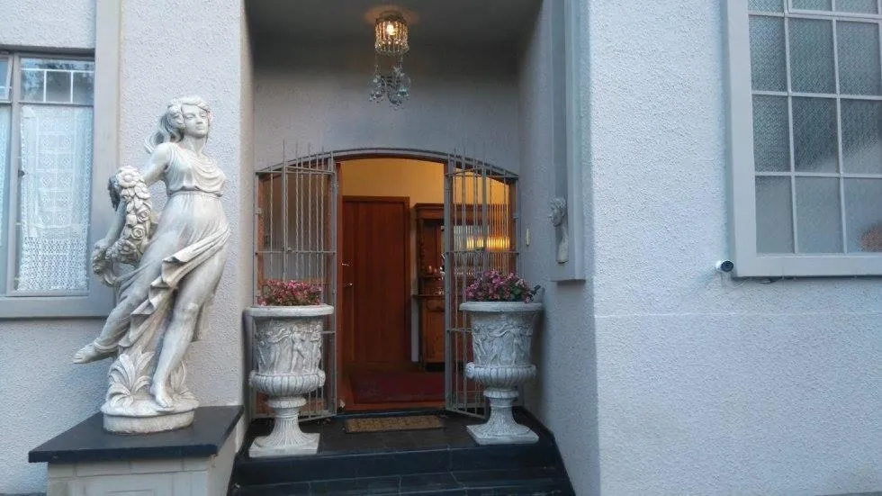 Decorative detail in 29onTait Guest House