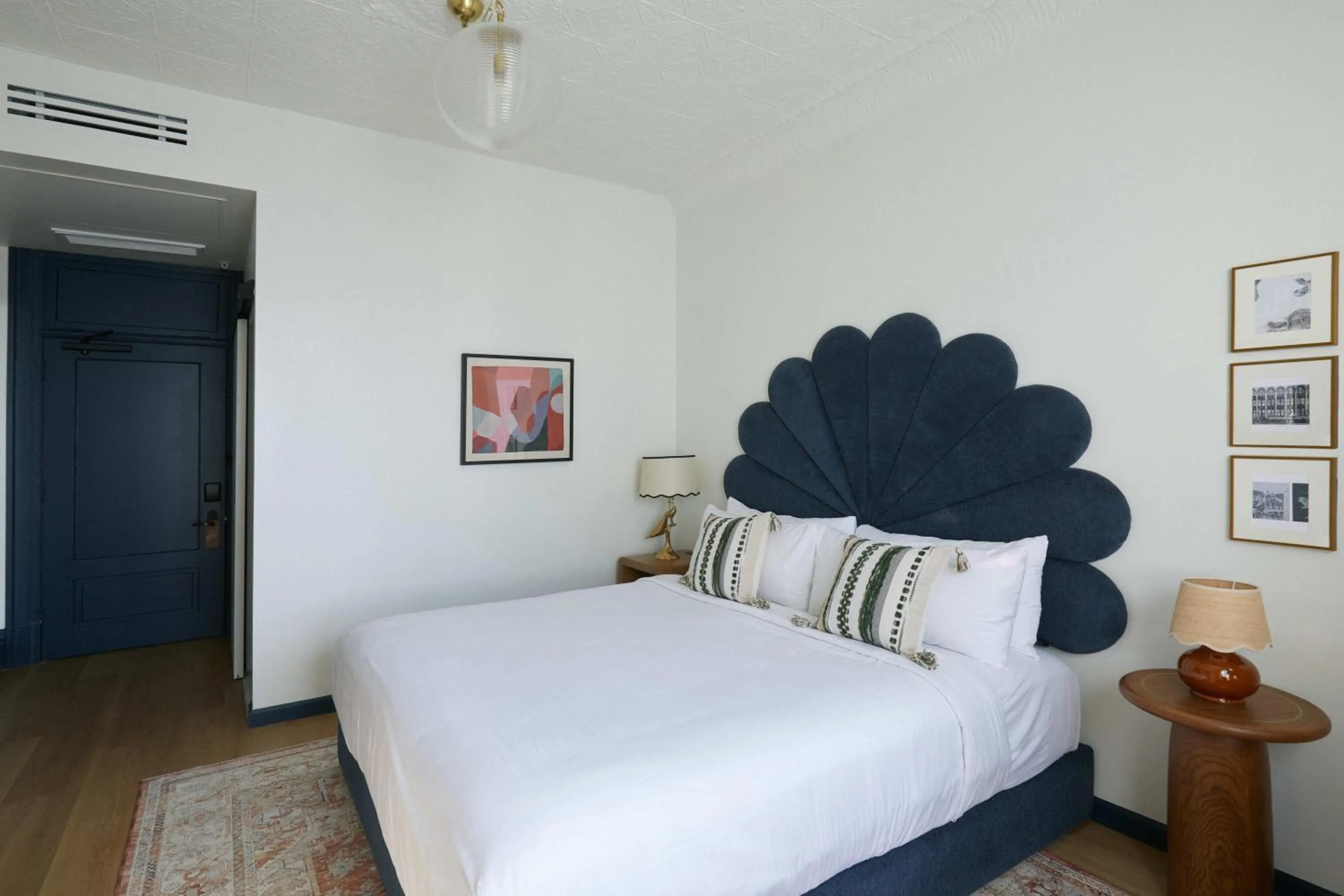 Bed in Granger Hotel San Diego, a Member of Design Hotels, part of Marriott Bonvoy