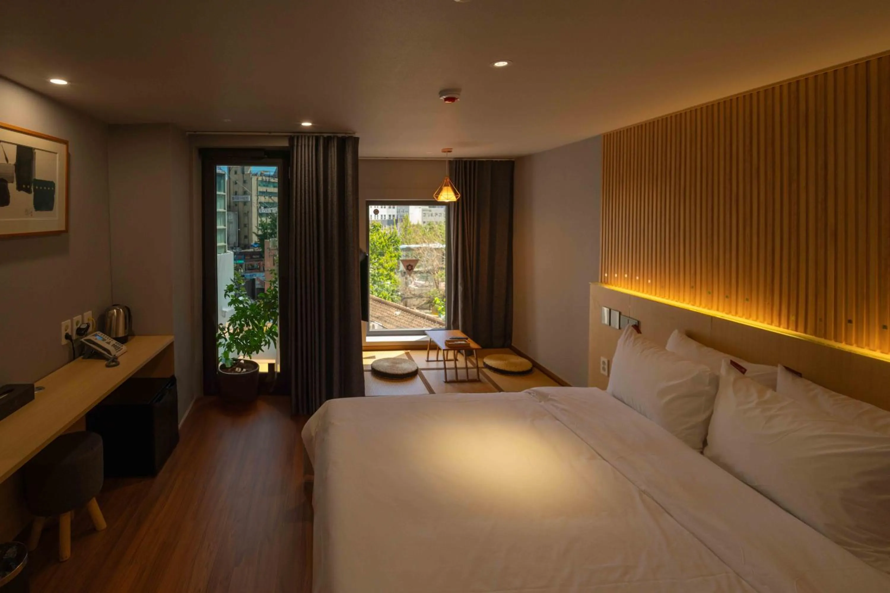 Bed in Shinchon Mayven Hotel