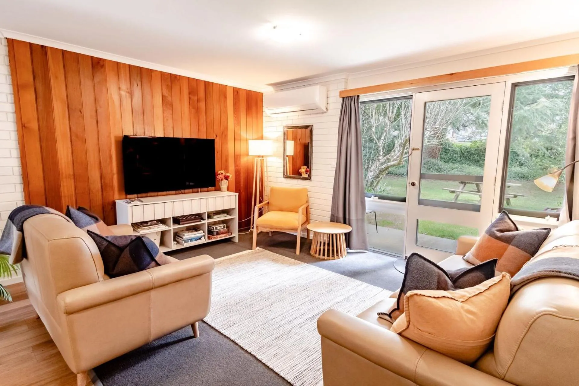 Cedar Holiday Units - Apartment 4