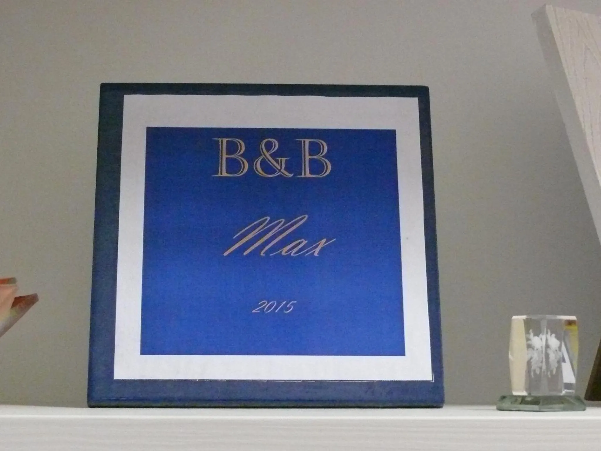 Logo/Certificate/Sign in B&B Max