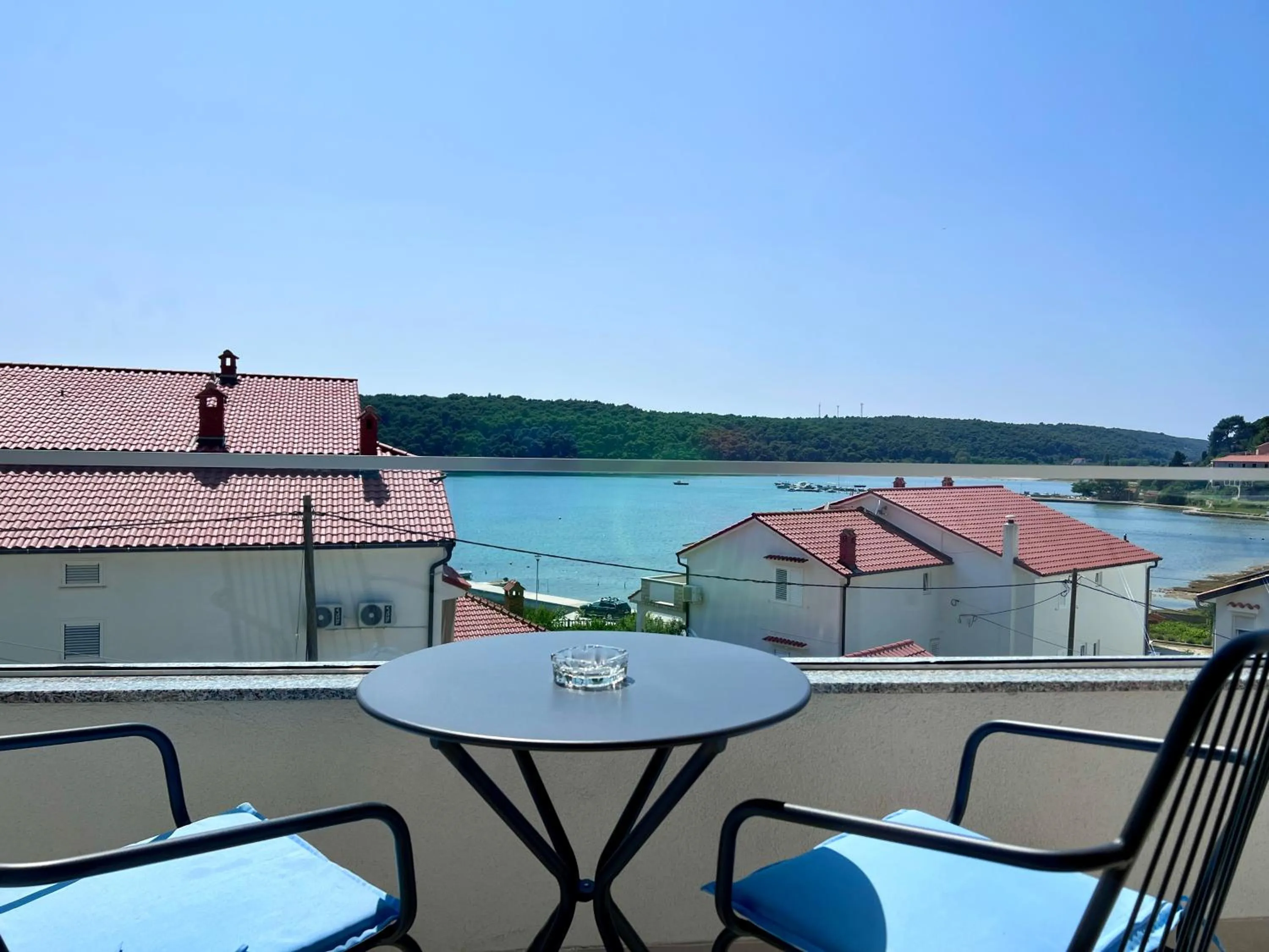 Day in Apartments Palit Rab