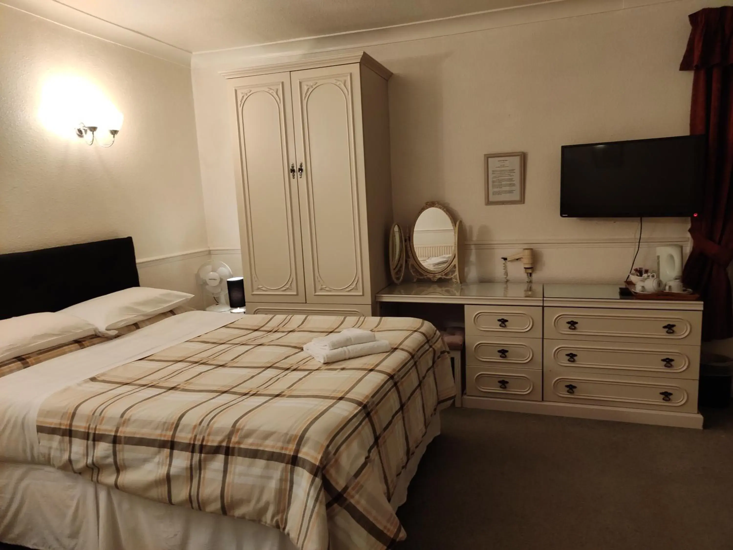 Standard Quadruple Room in Arundel Park Hotel Standard Quadruple Room in Arundel Park Hotel