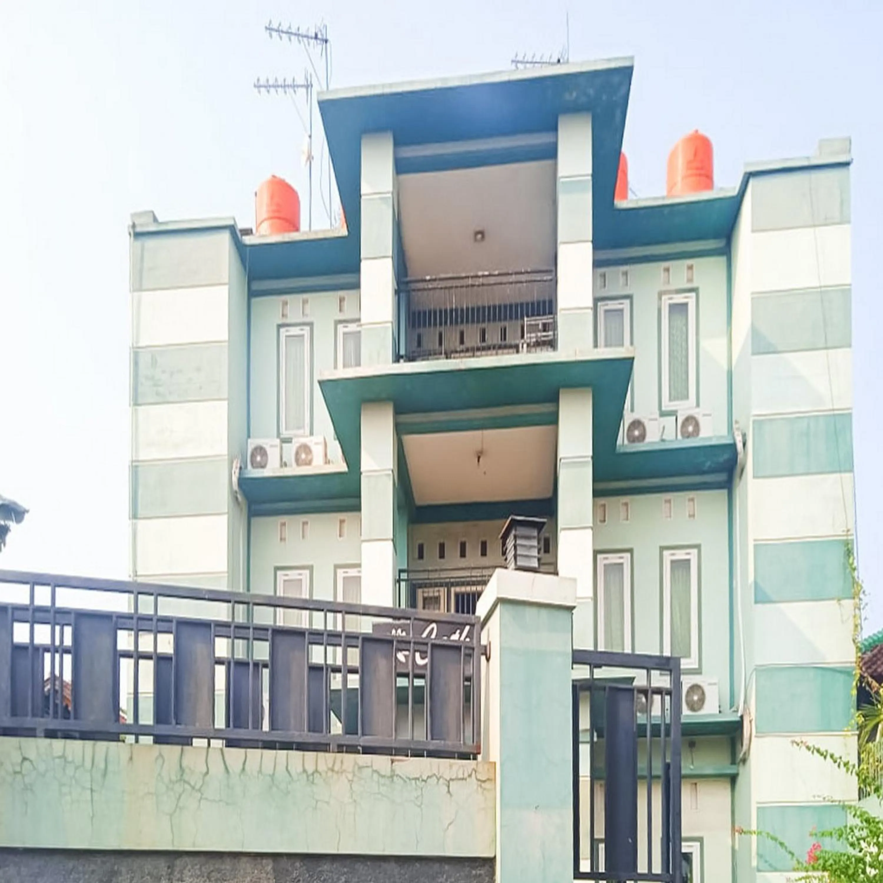 Facade/entrance in Acintyya Homestay Syariah RedPartner