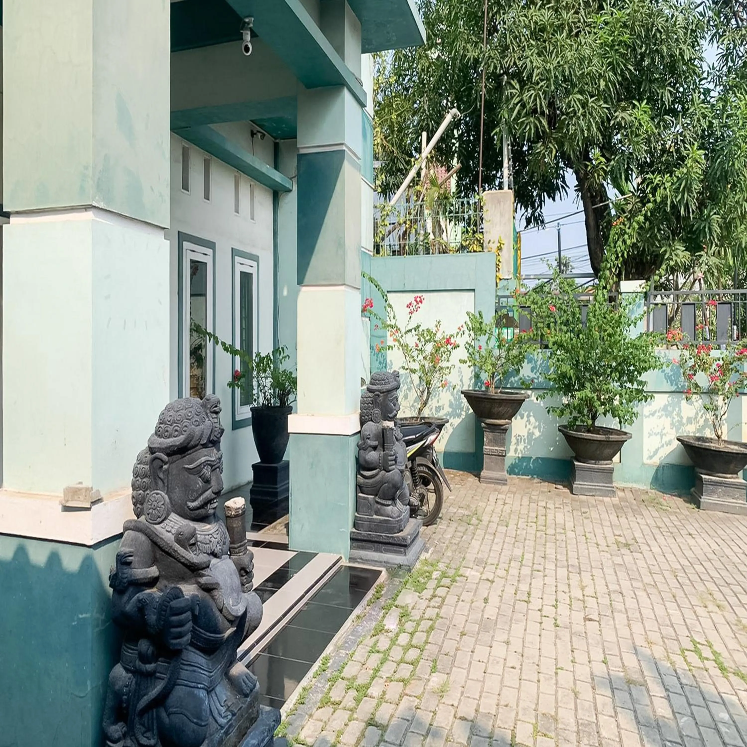 Facade/entrance in Acintyya Homestay Syariah RedPartner