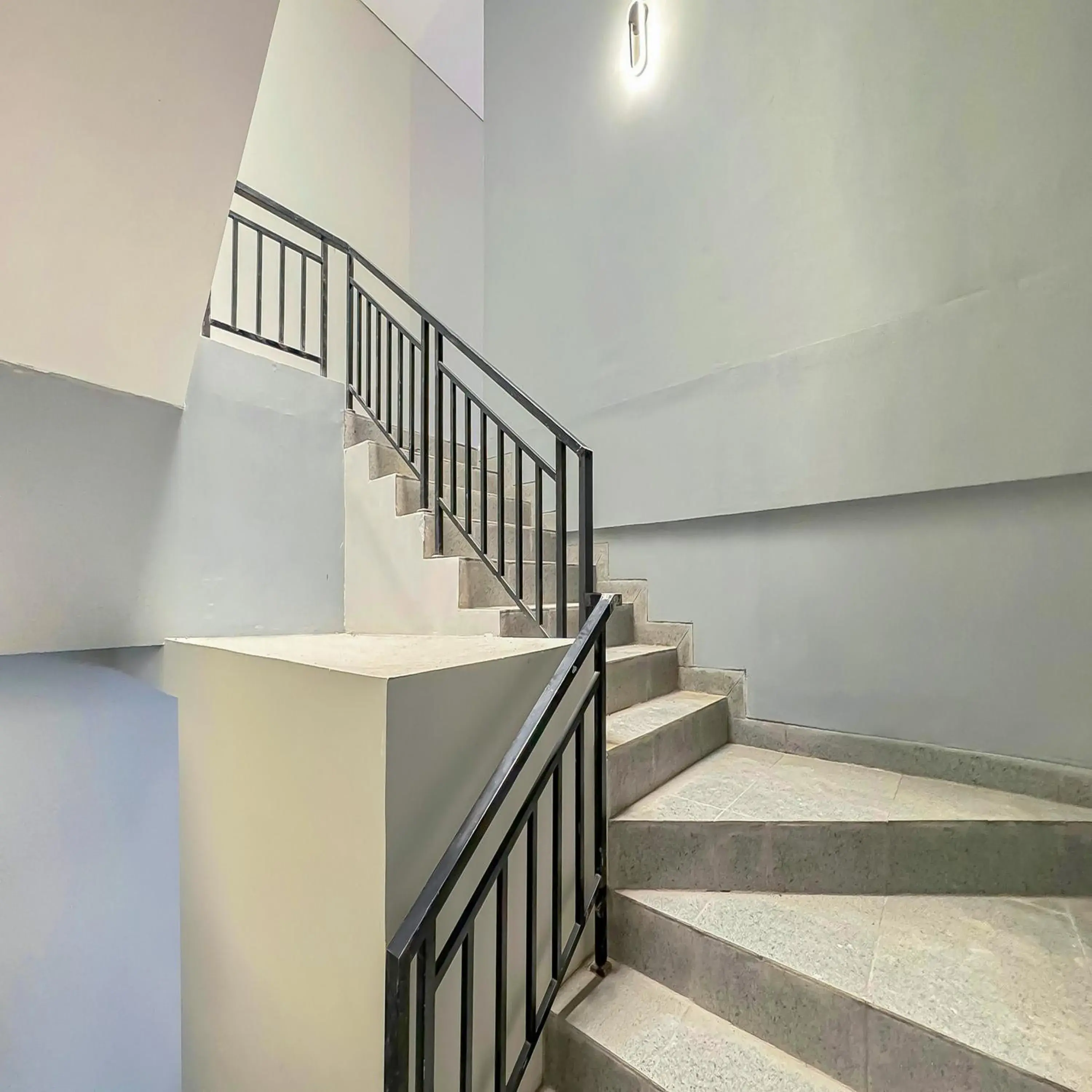 Property building in Urbanview Hotel Aloevera Pontianak by RedDoorz Property building in Urbanview Hotel Aloevera Pontianak by RedDoorz