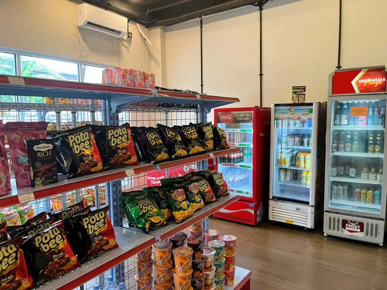 Restaurant/places to eat in Anders Permata Millenium